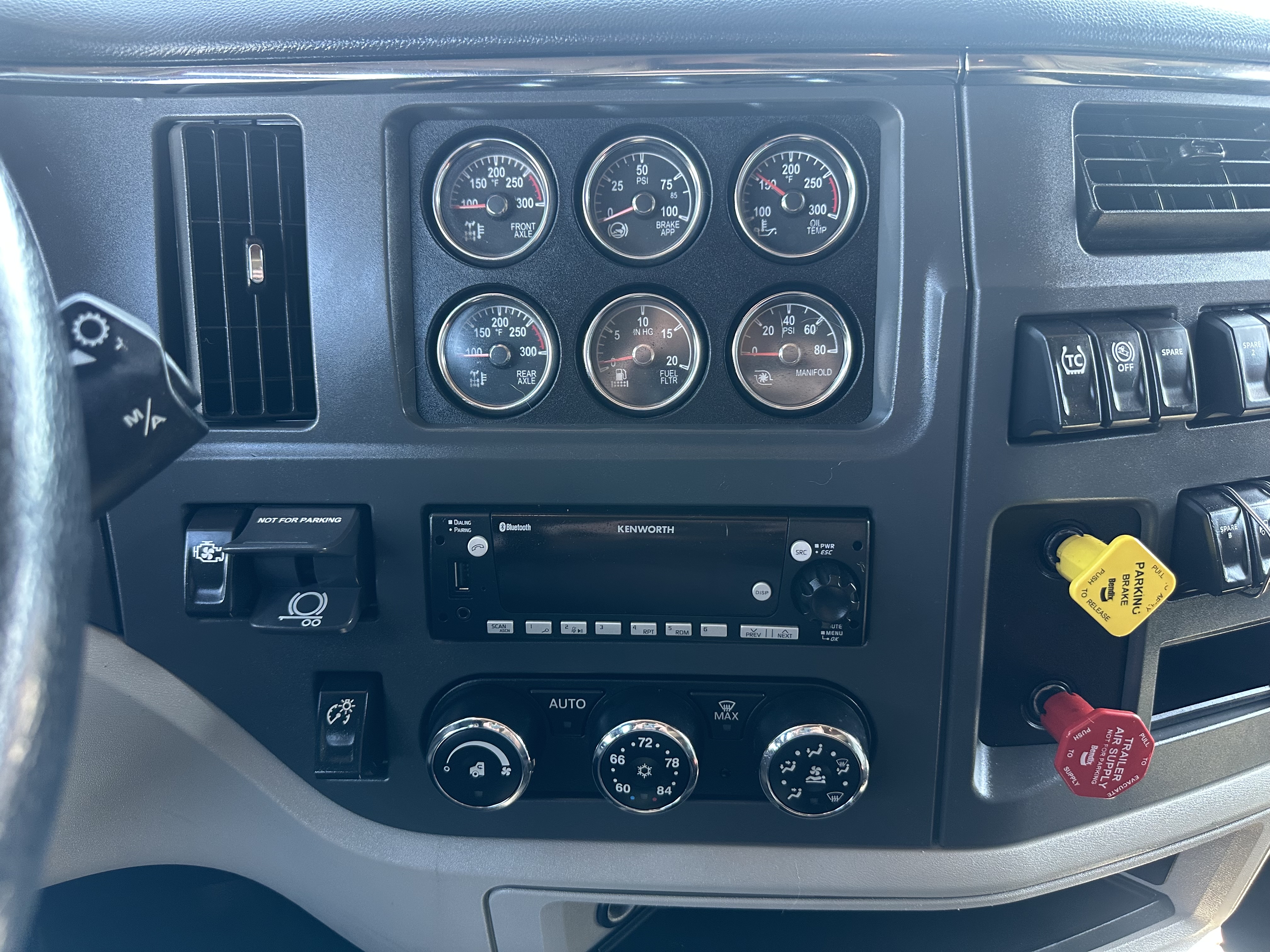 2023 Peterbilt 579 - image 22