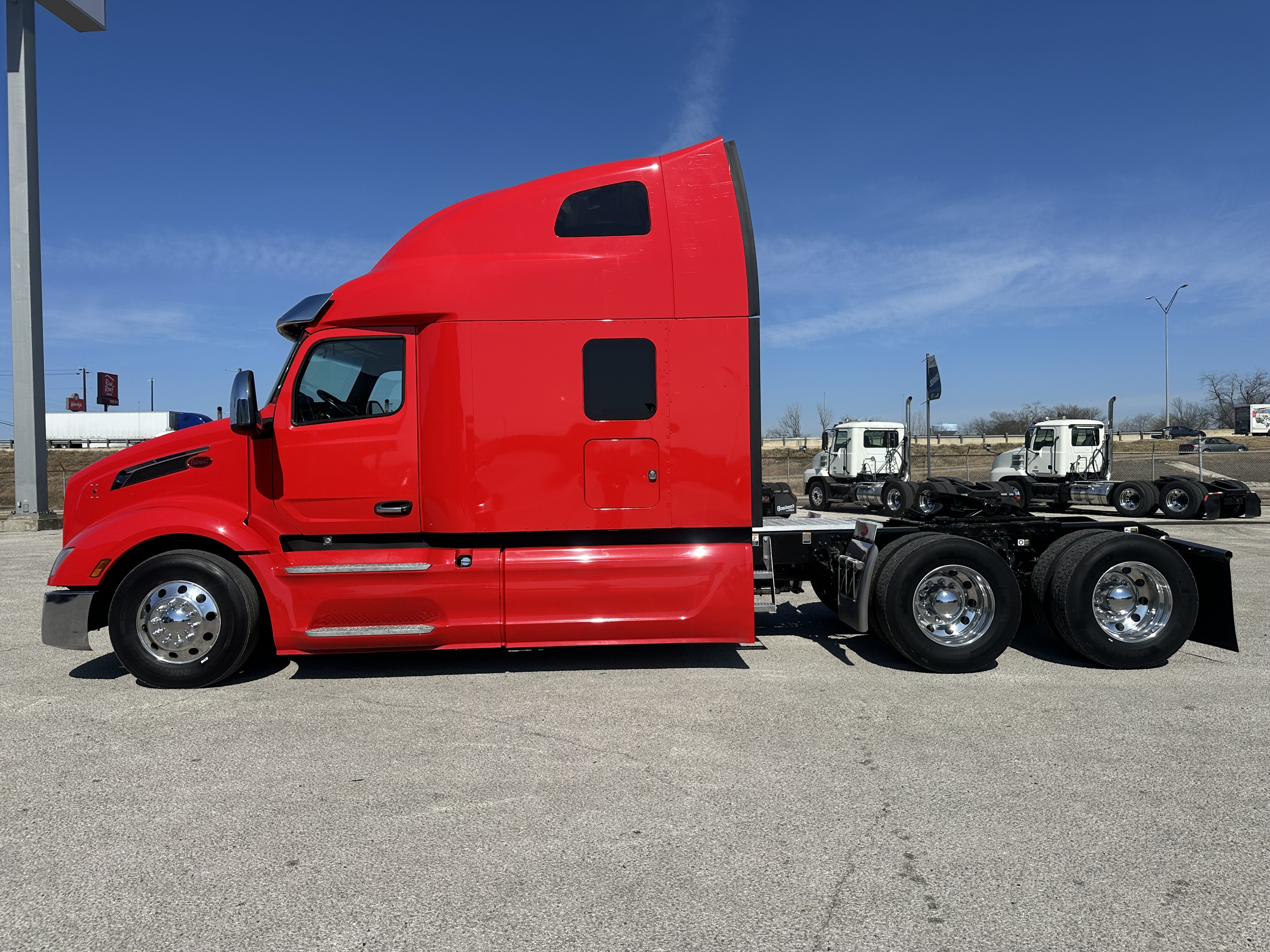 2023 Peterbilt 579 - image 4