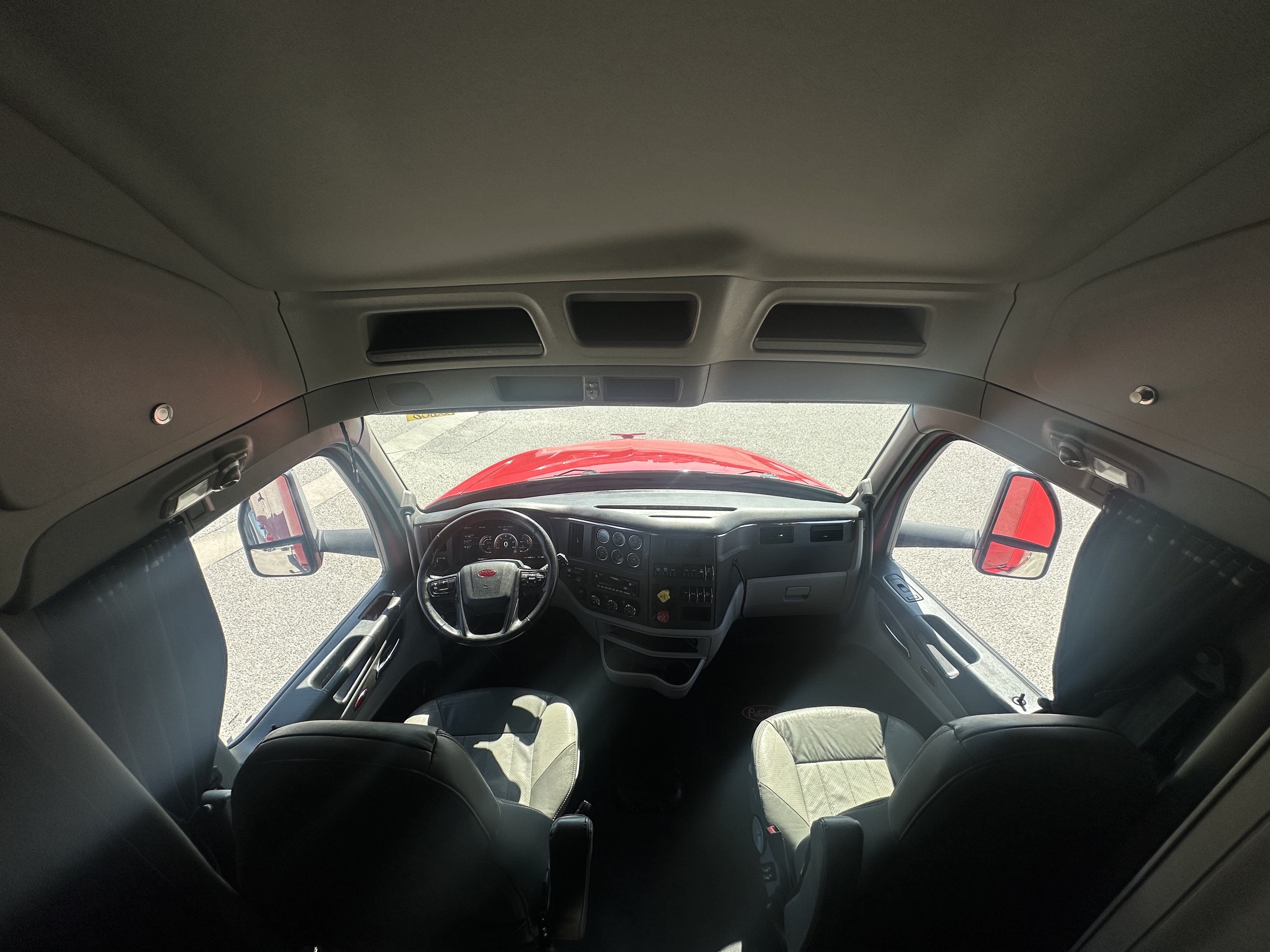 2023 Peterbilt 579 - image 13