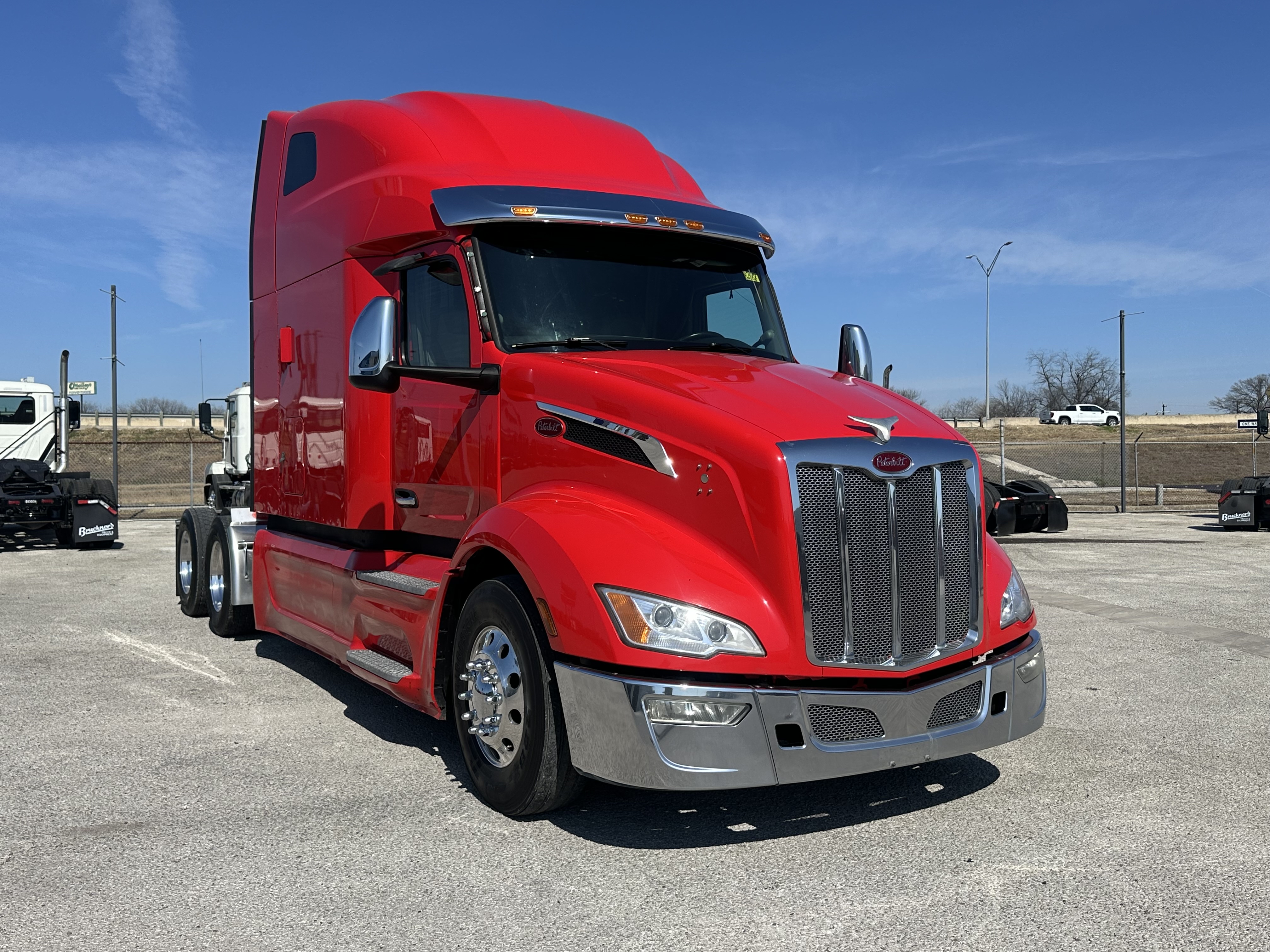 2023 Peterbilt 579 - image 2