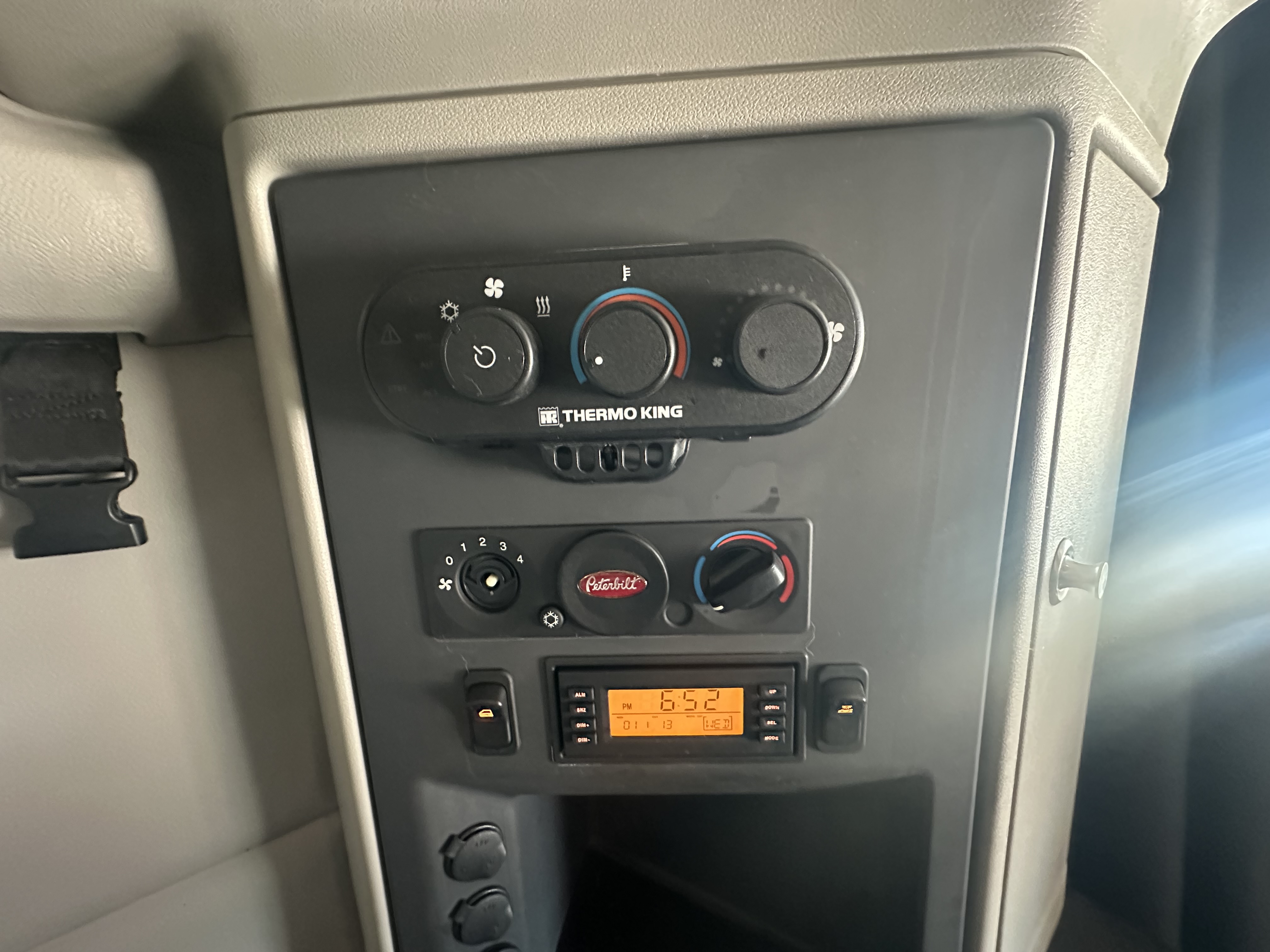 2023 Peterbilt 579 - image 23