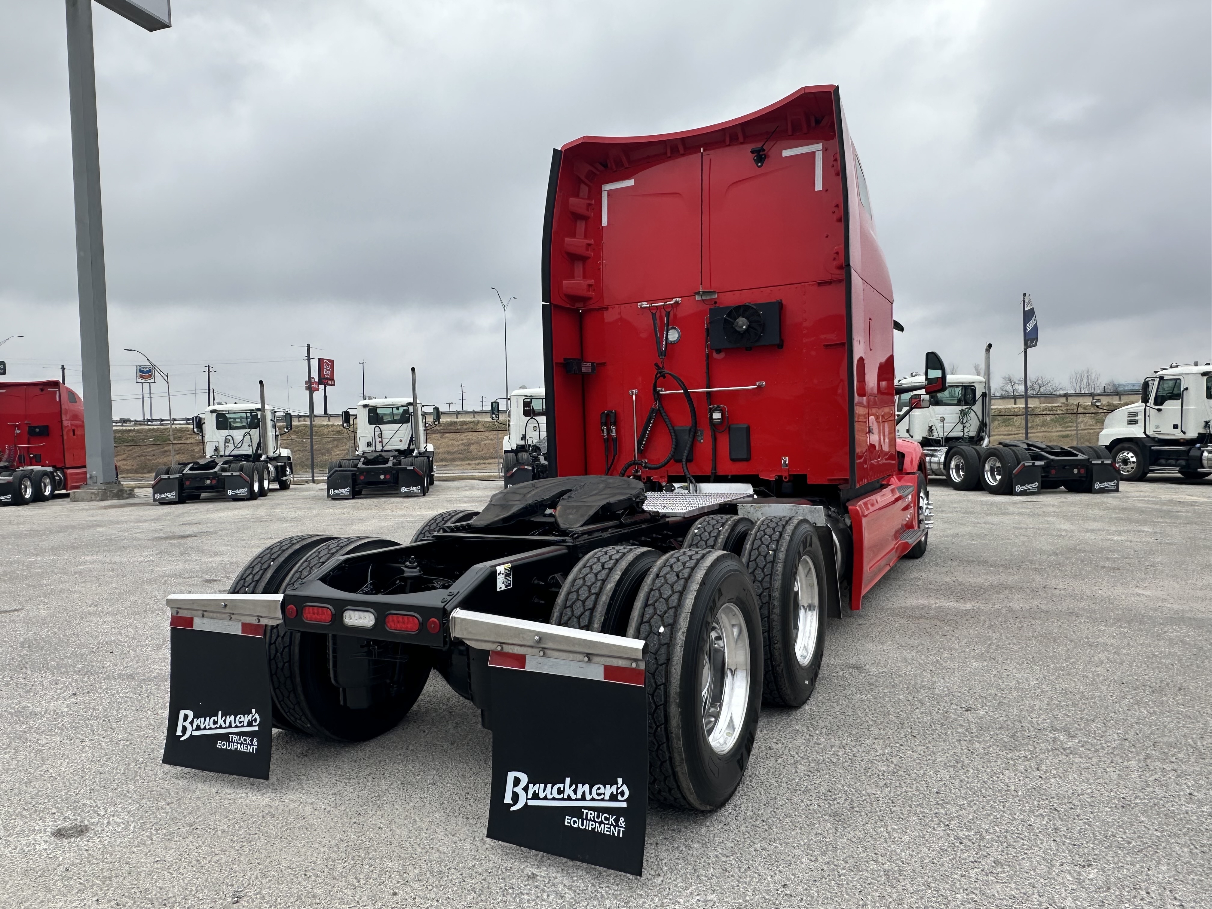 2023 Peterbilt 579 - image 9