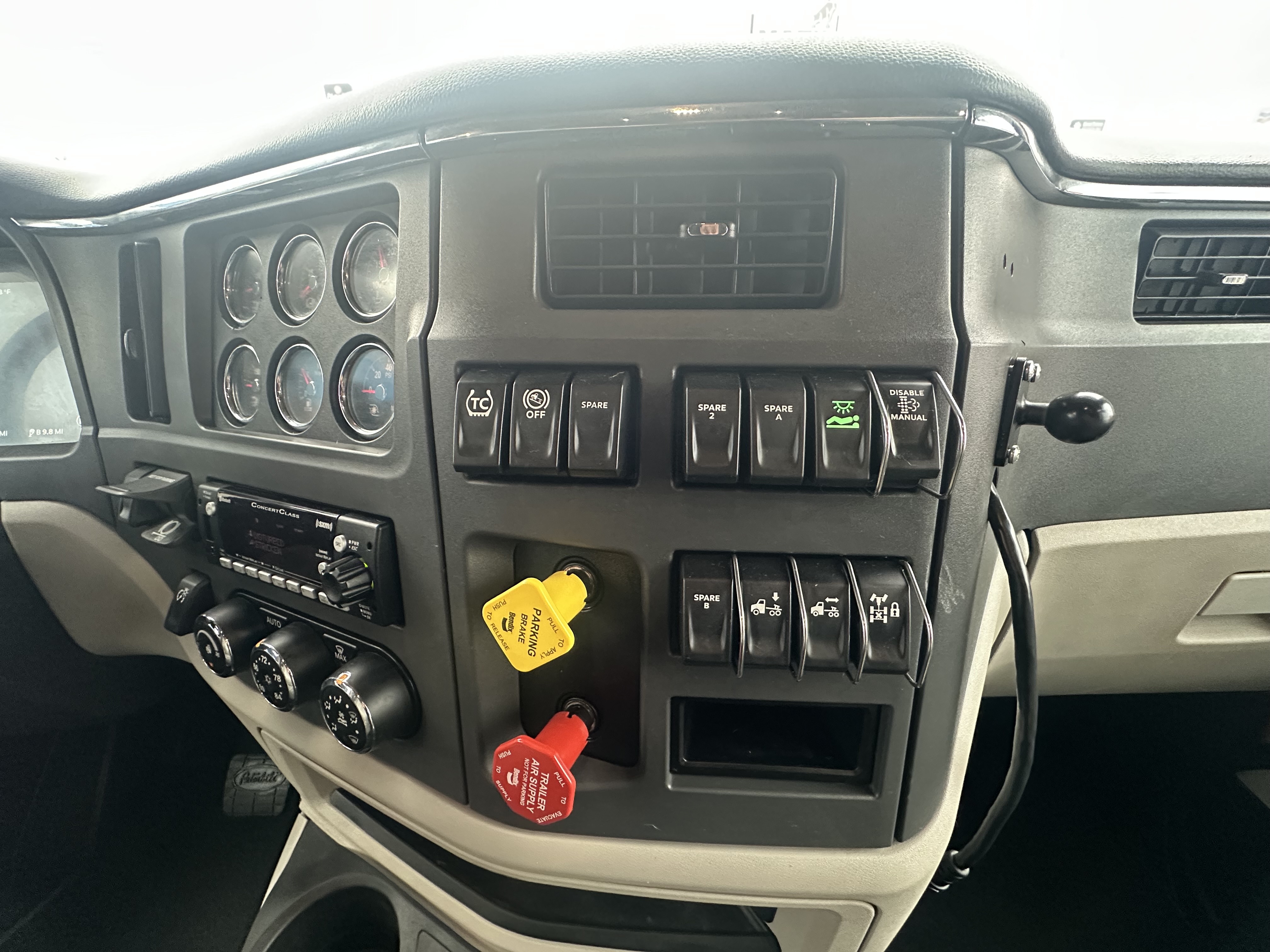 2023 Peterbilt 579 - image 14