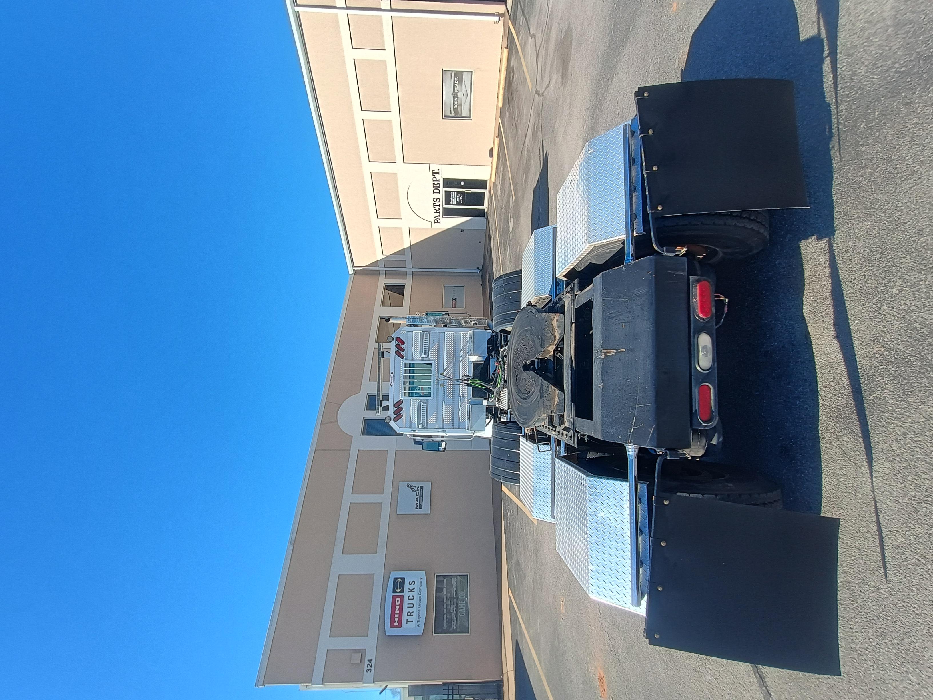 2023 Peterbilt 567 - image 5