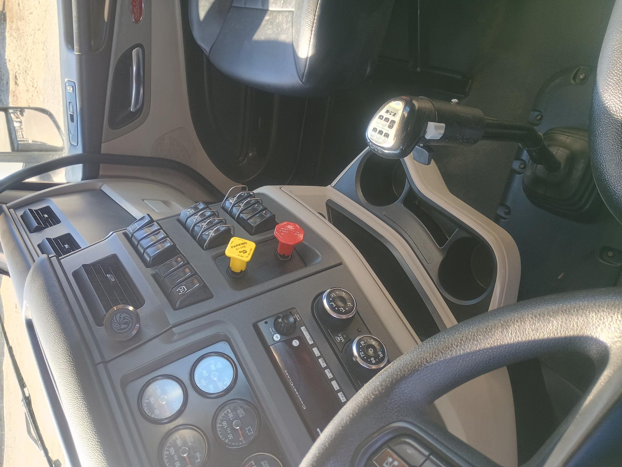 2023 Peterbilt 567 - image 10