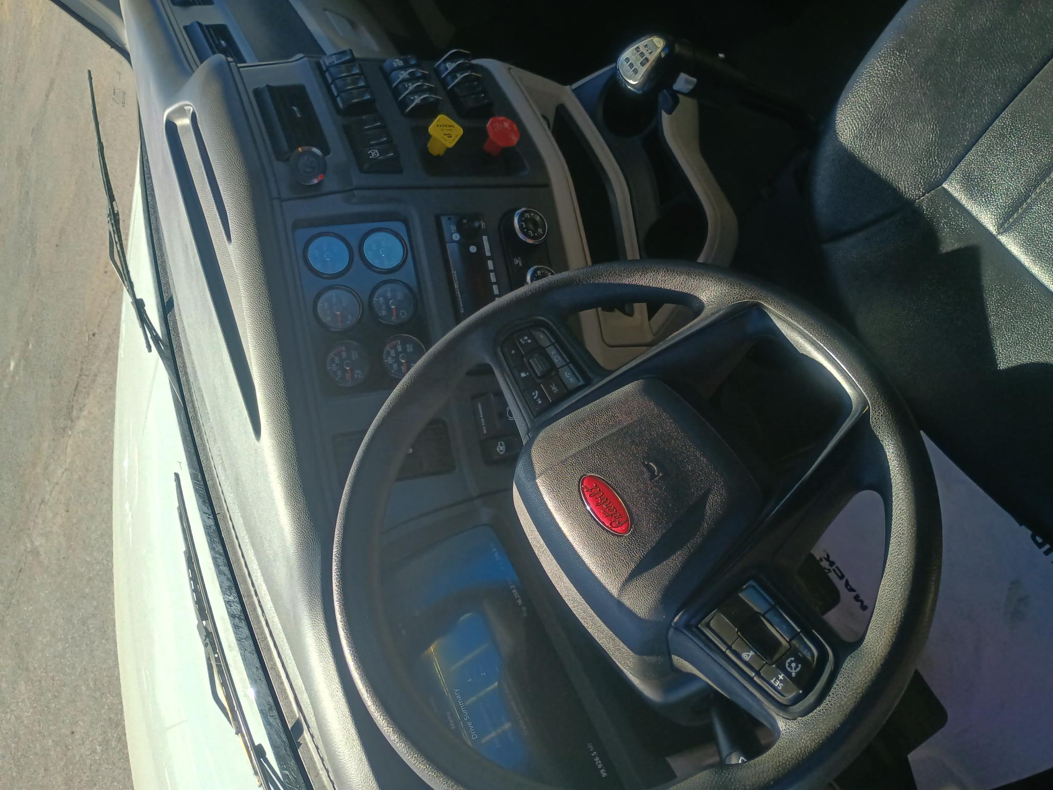 2023 Peterbilt 567 - image 9