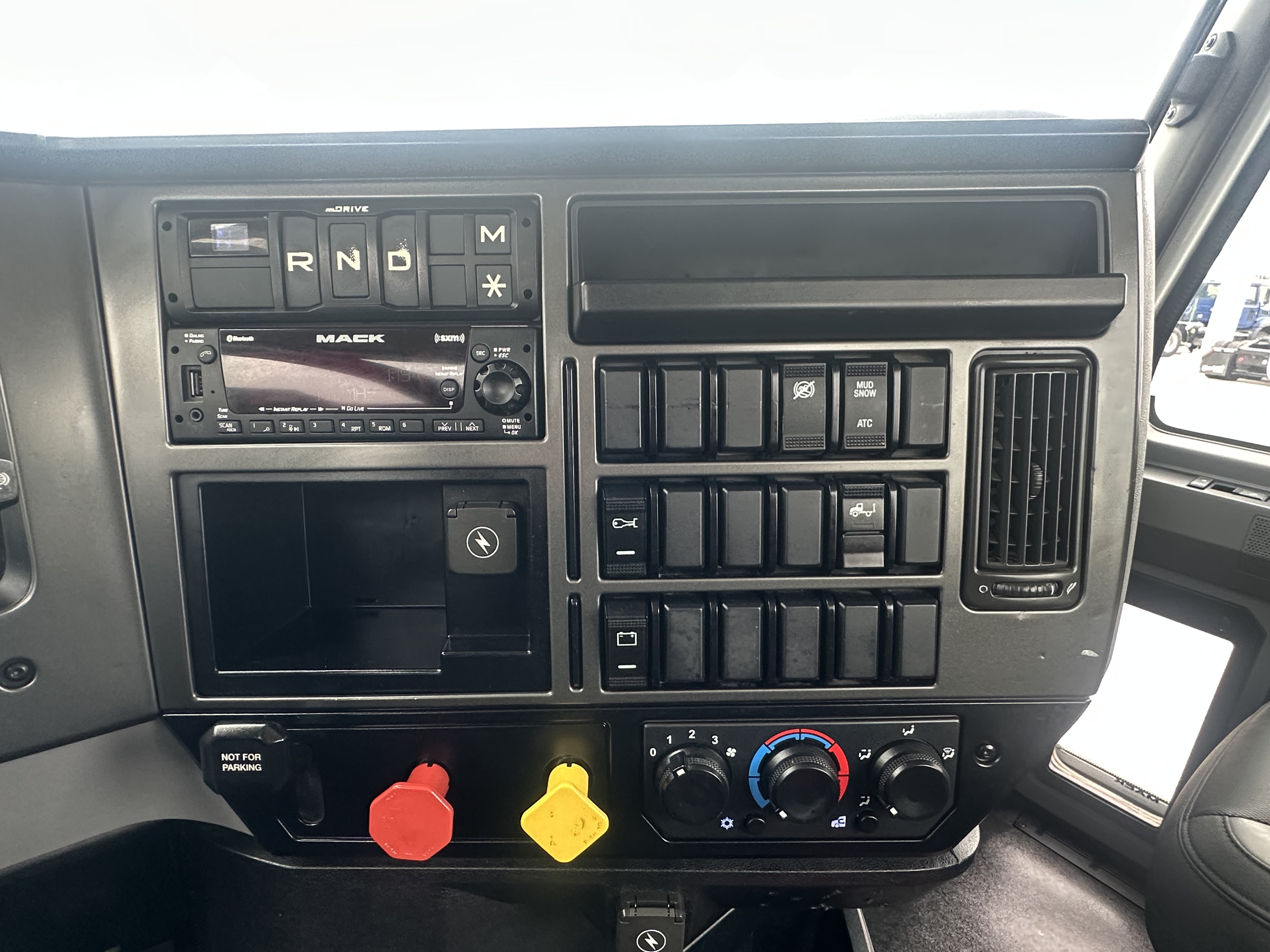 2022 Mack - image 9