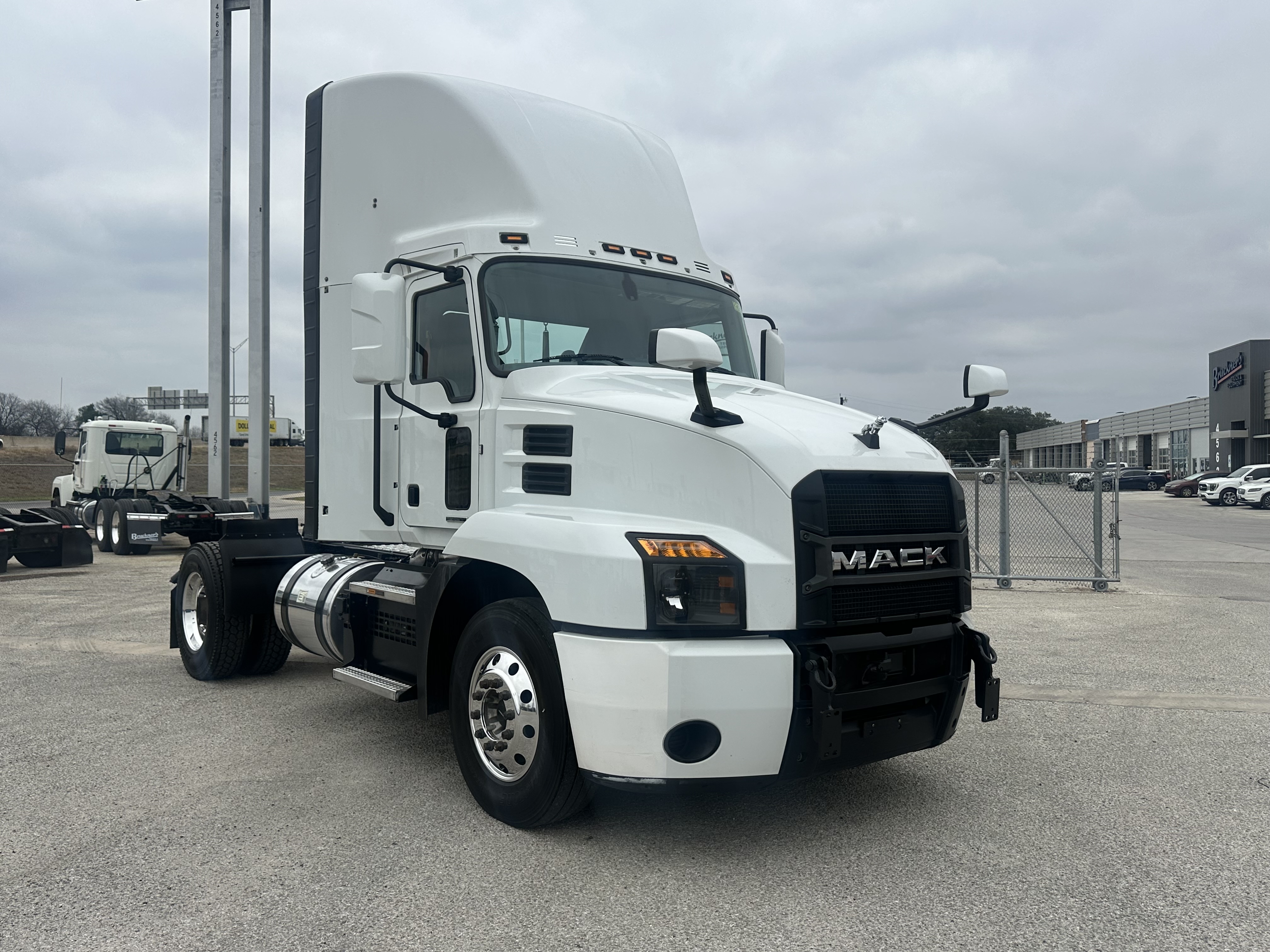 2022 Mack - image 1