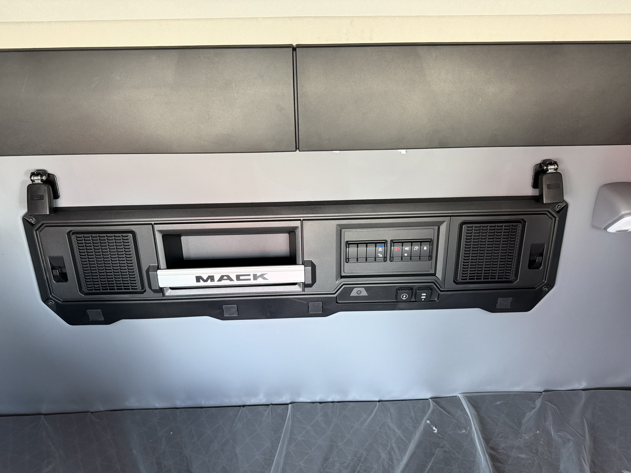 2026 Mack - image 19