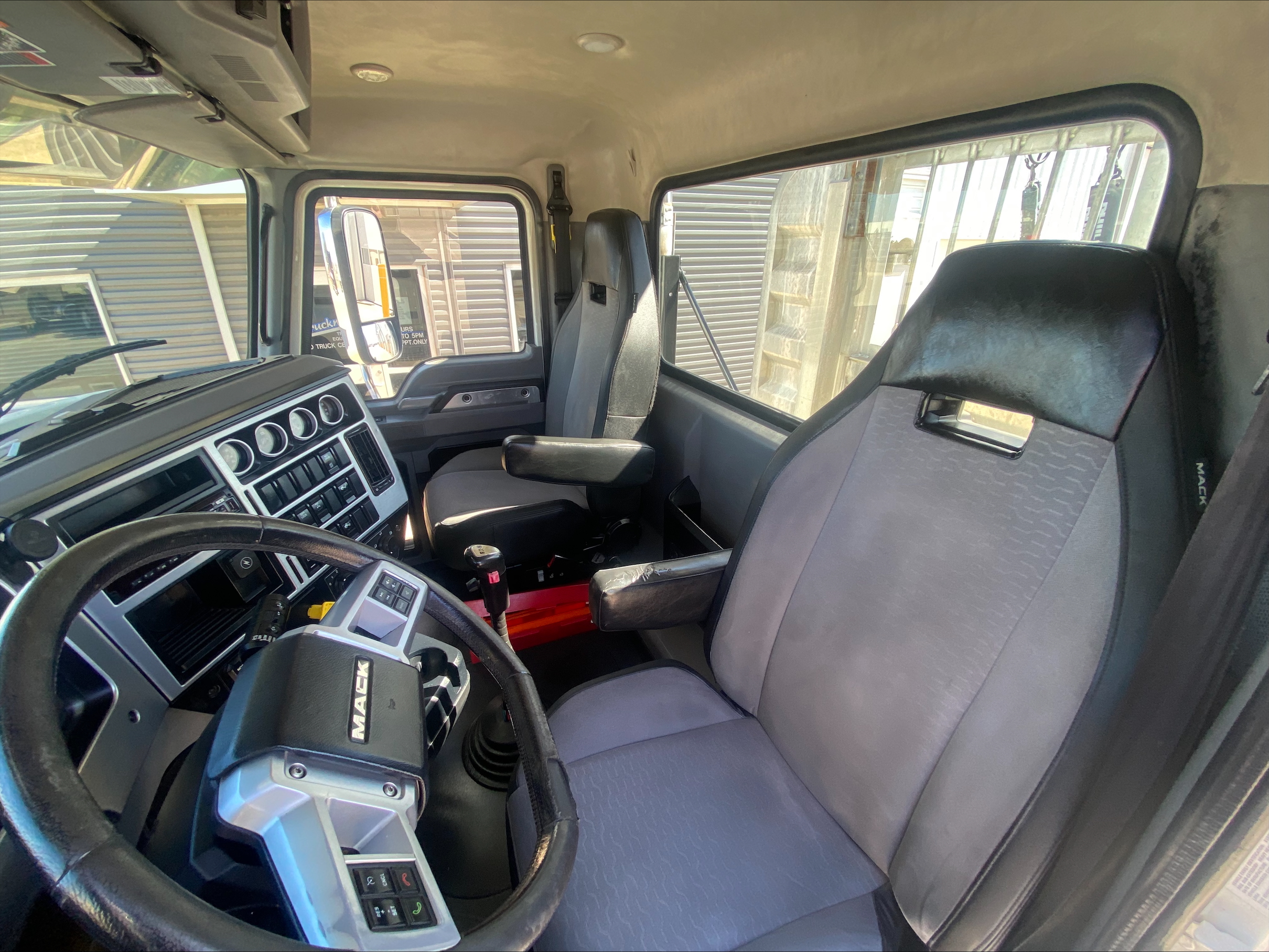 2019 Mack - image 16