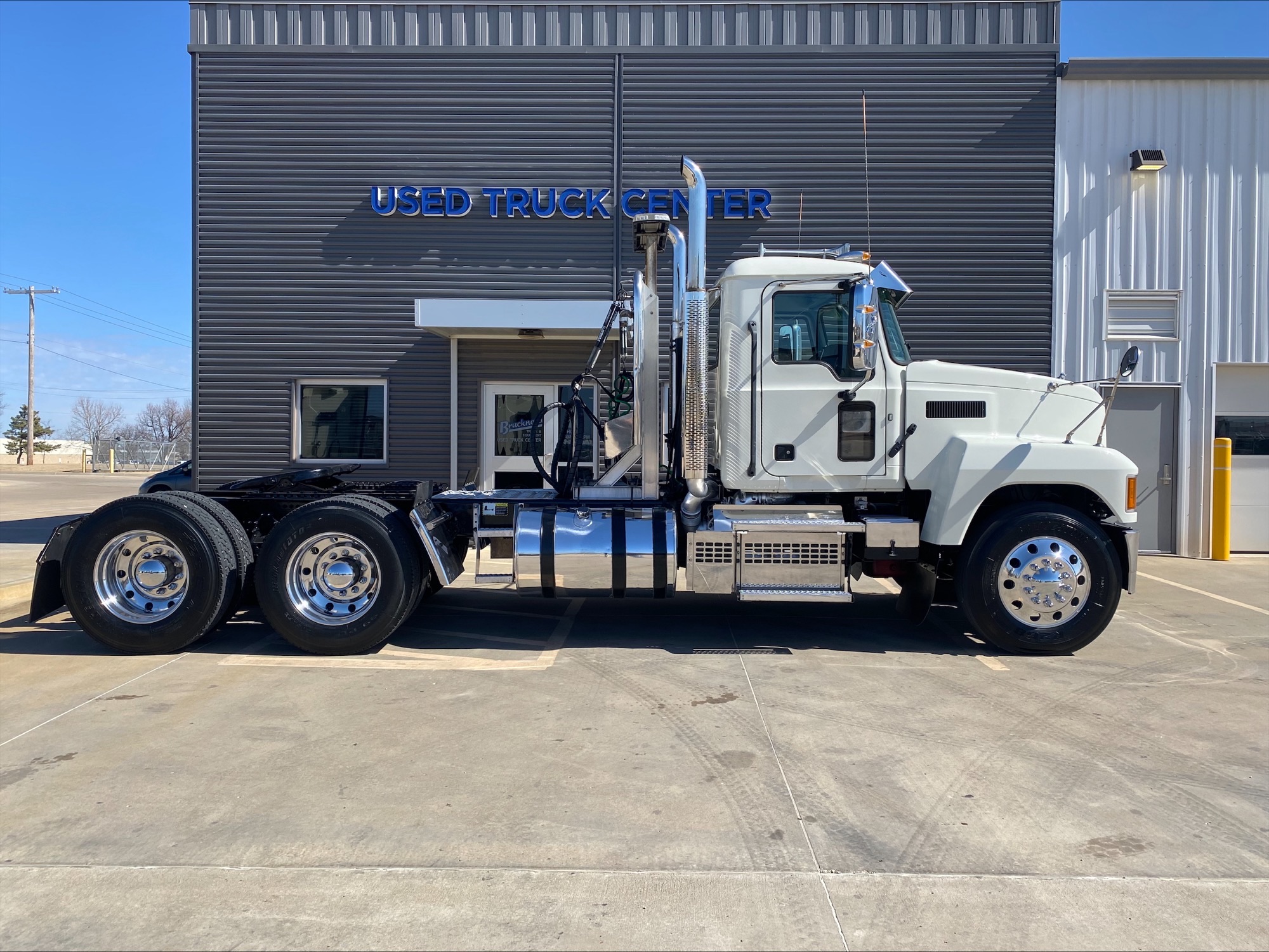 2019 Mack - image 4