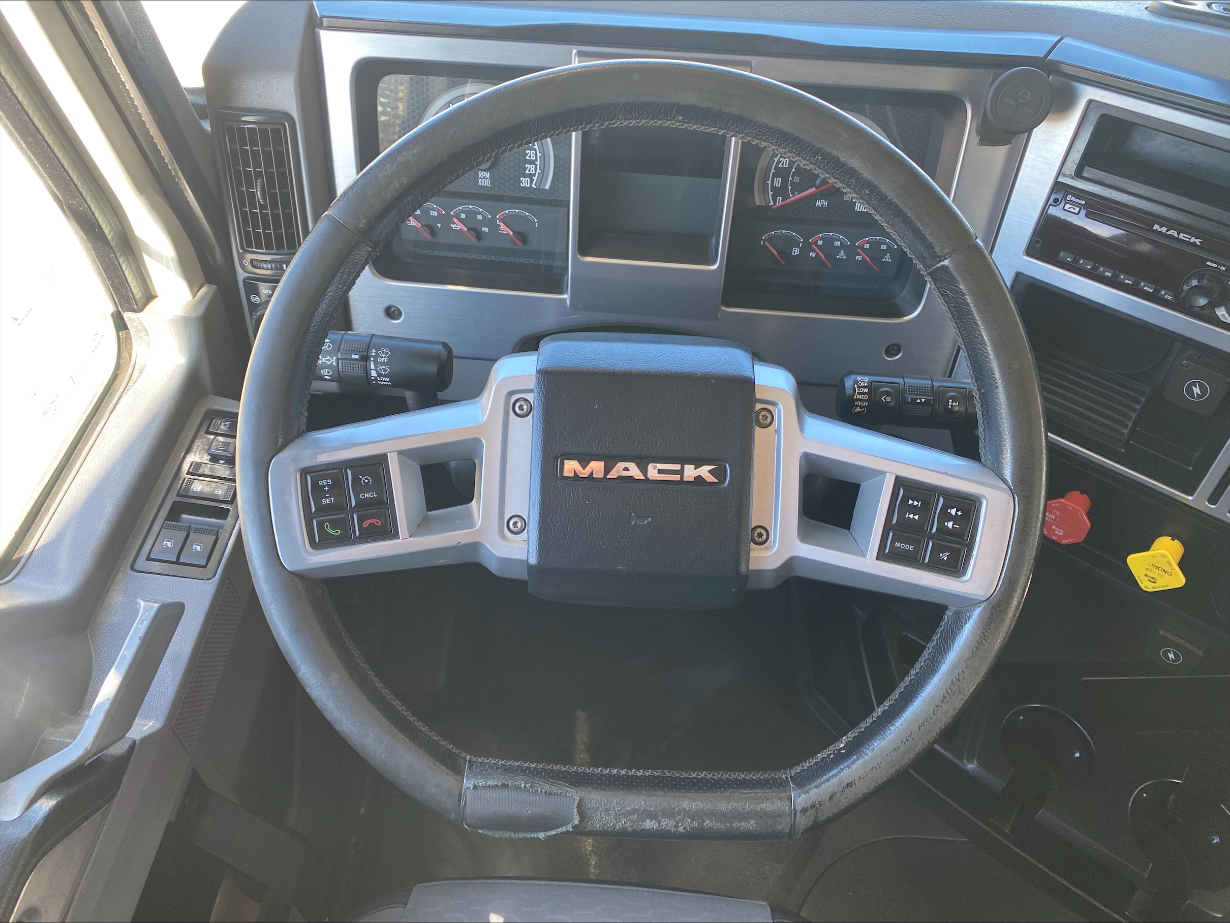 2019 Mack - image 20