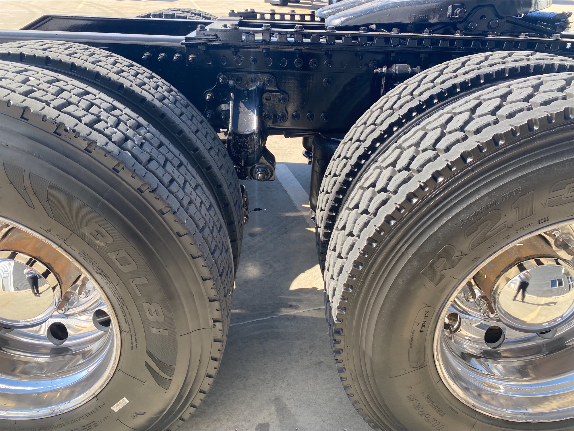 2019 Volvo - image 21