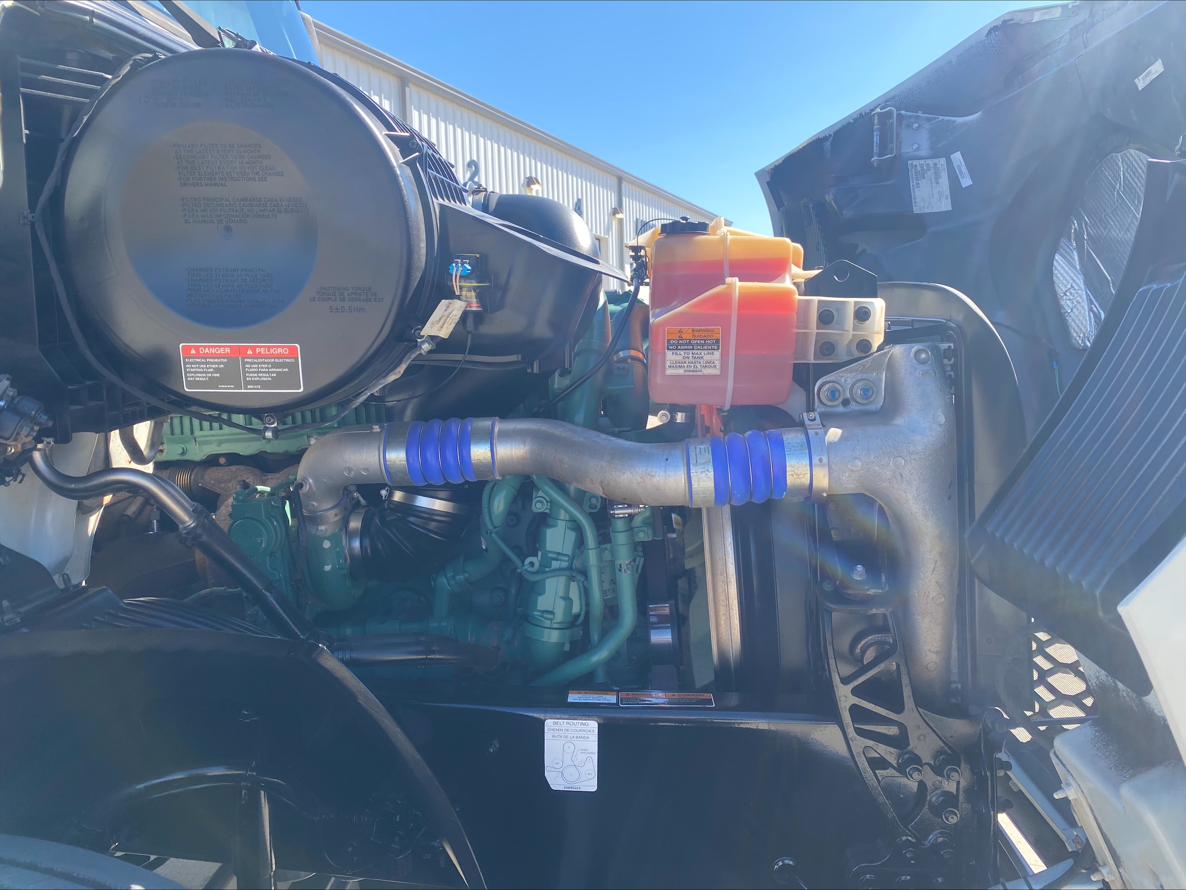 2019 Volvo - image 10