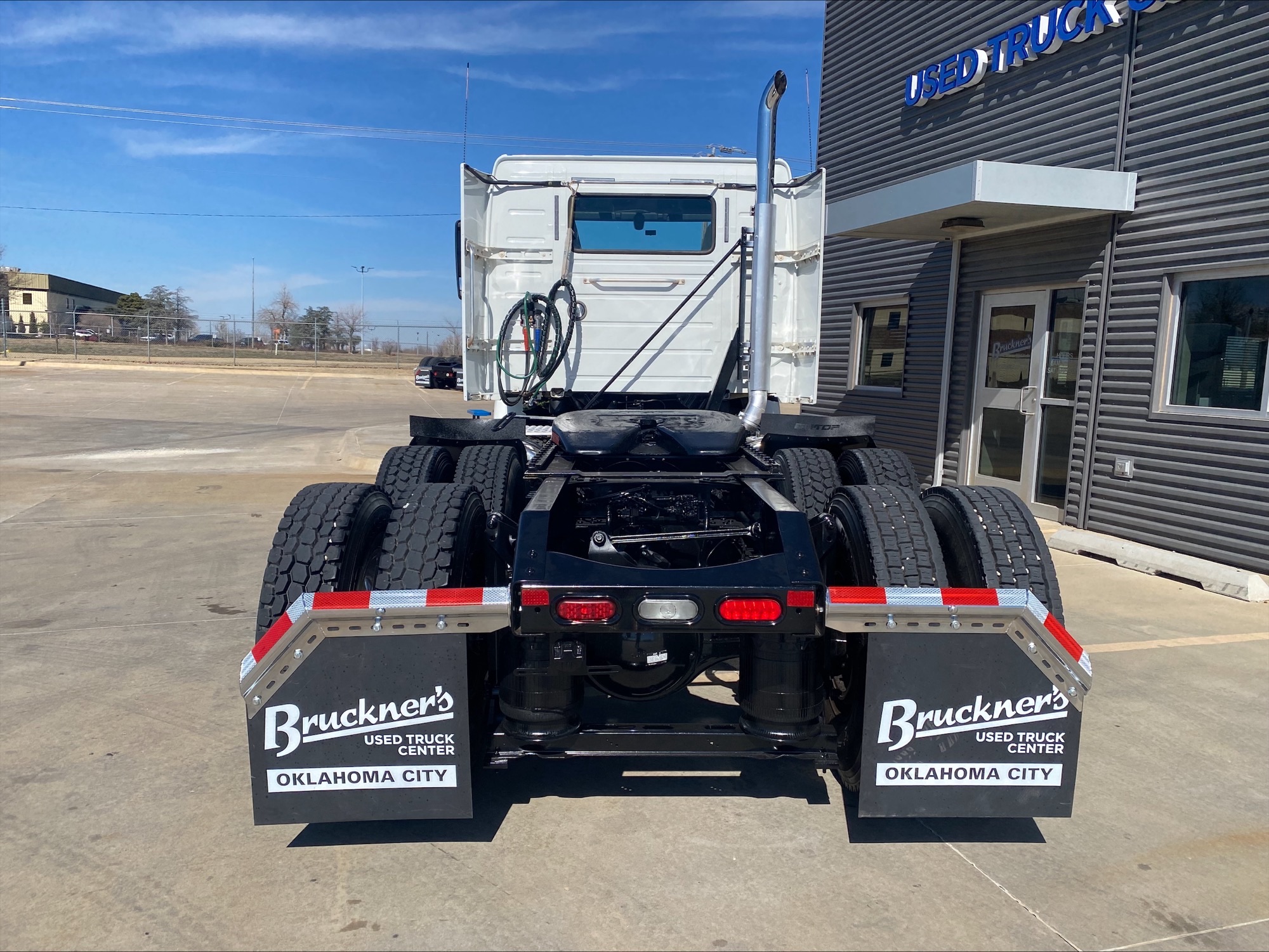 2019 Volvo - image 6