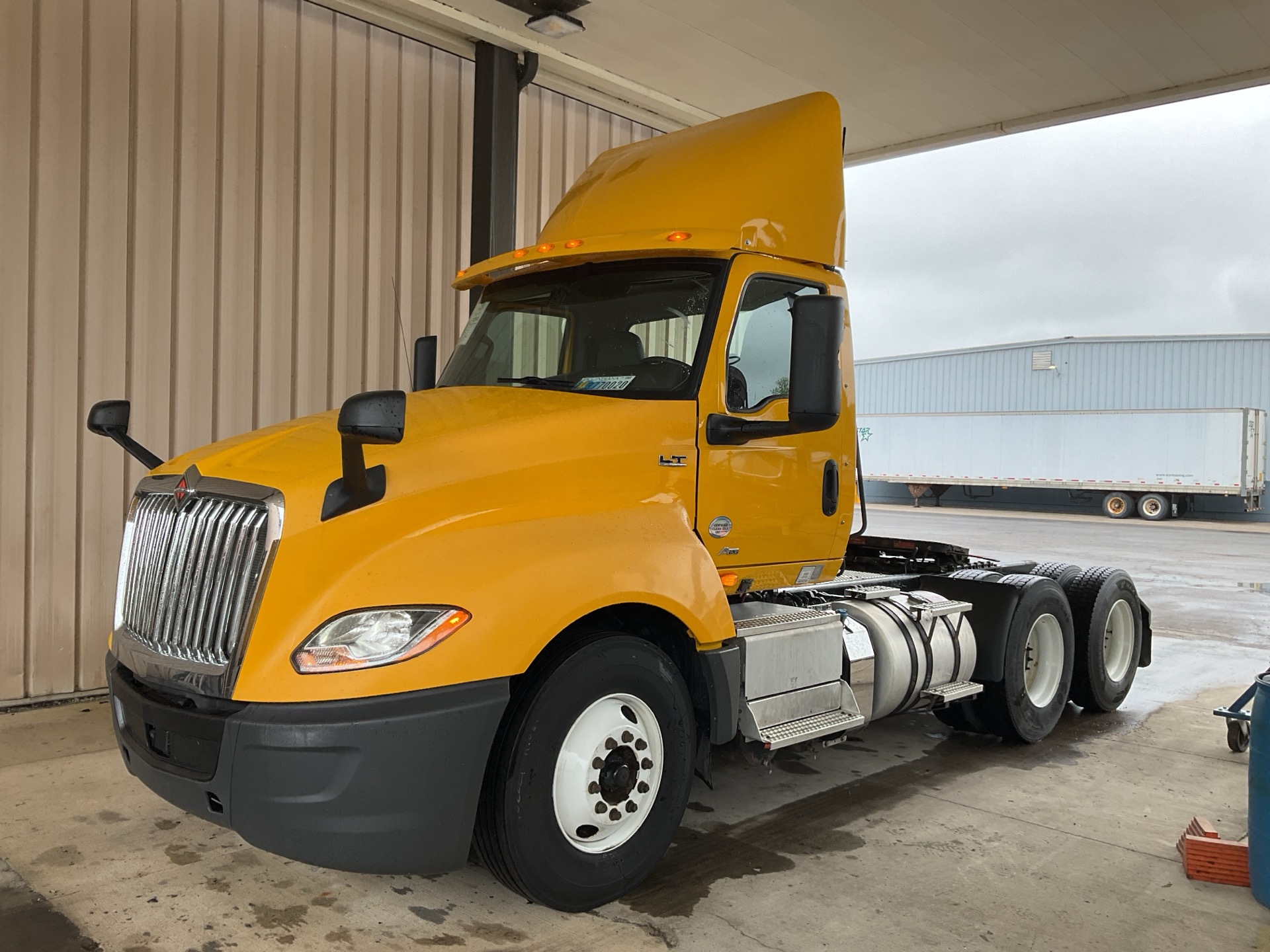2019 International LT - image 1