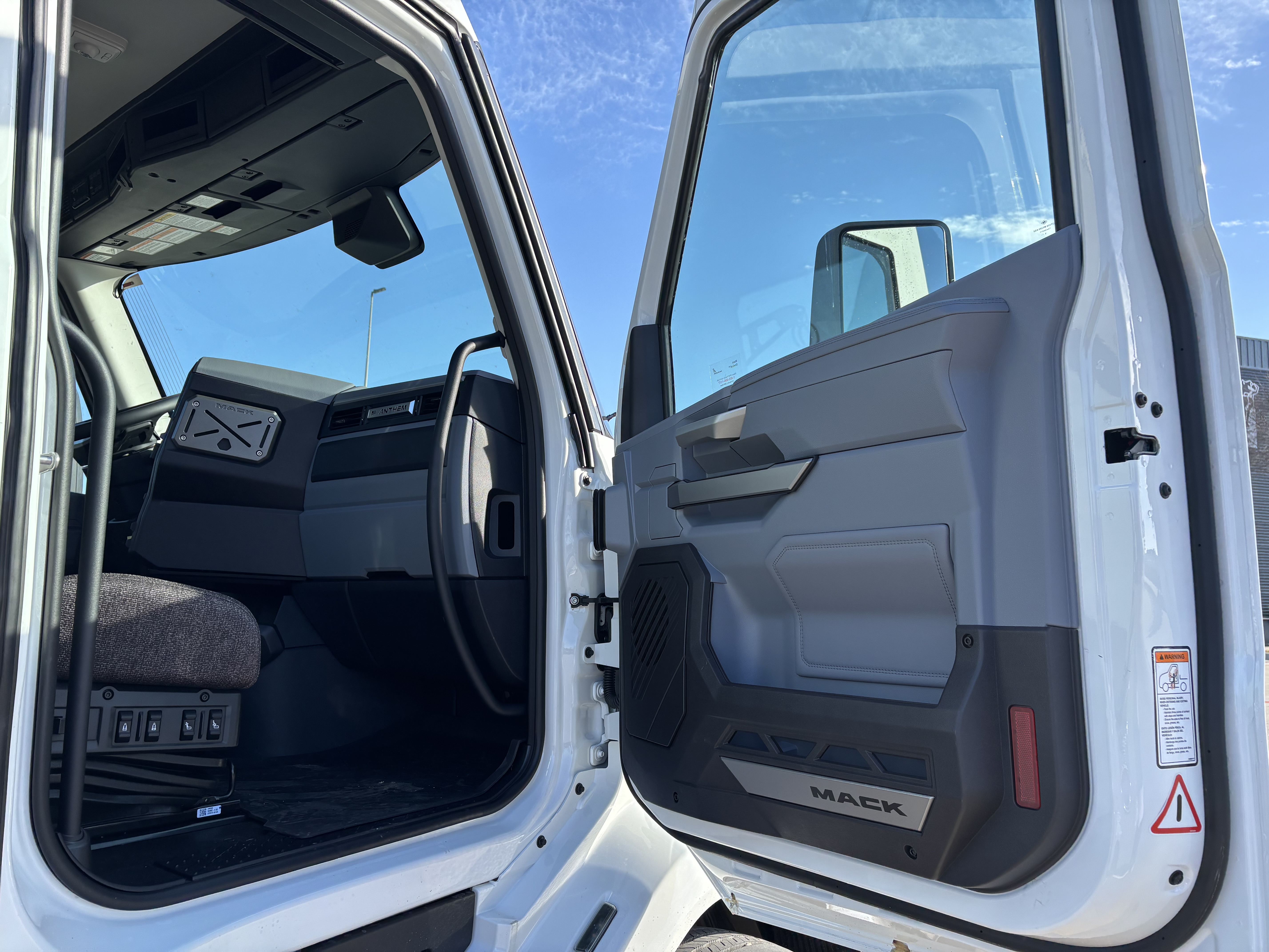 2027 Mack — photo 12