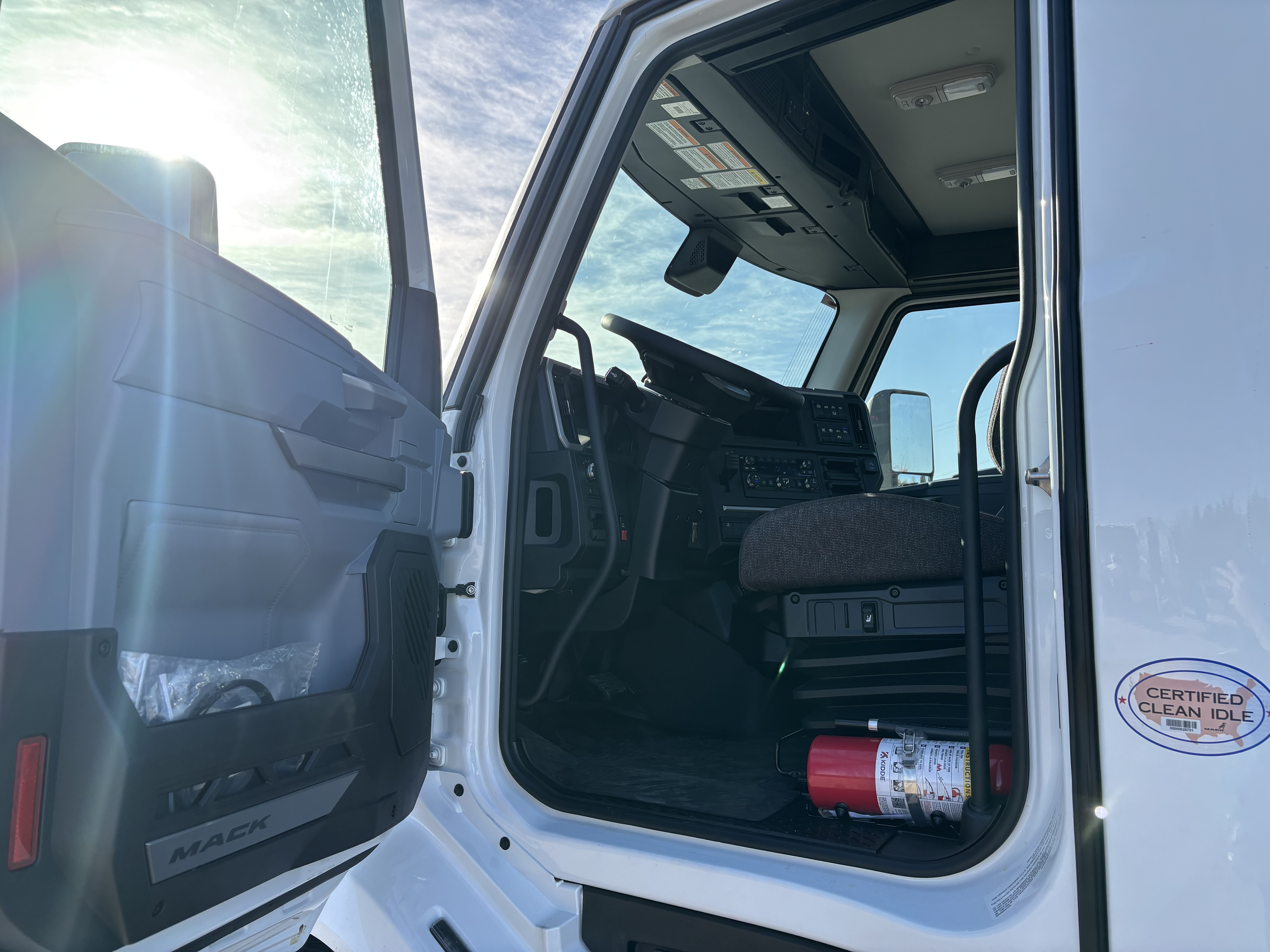 2027 Mack — photo 13