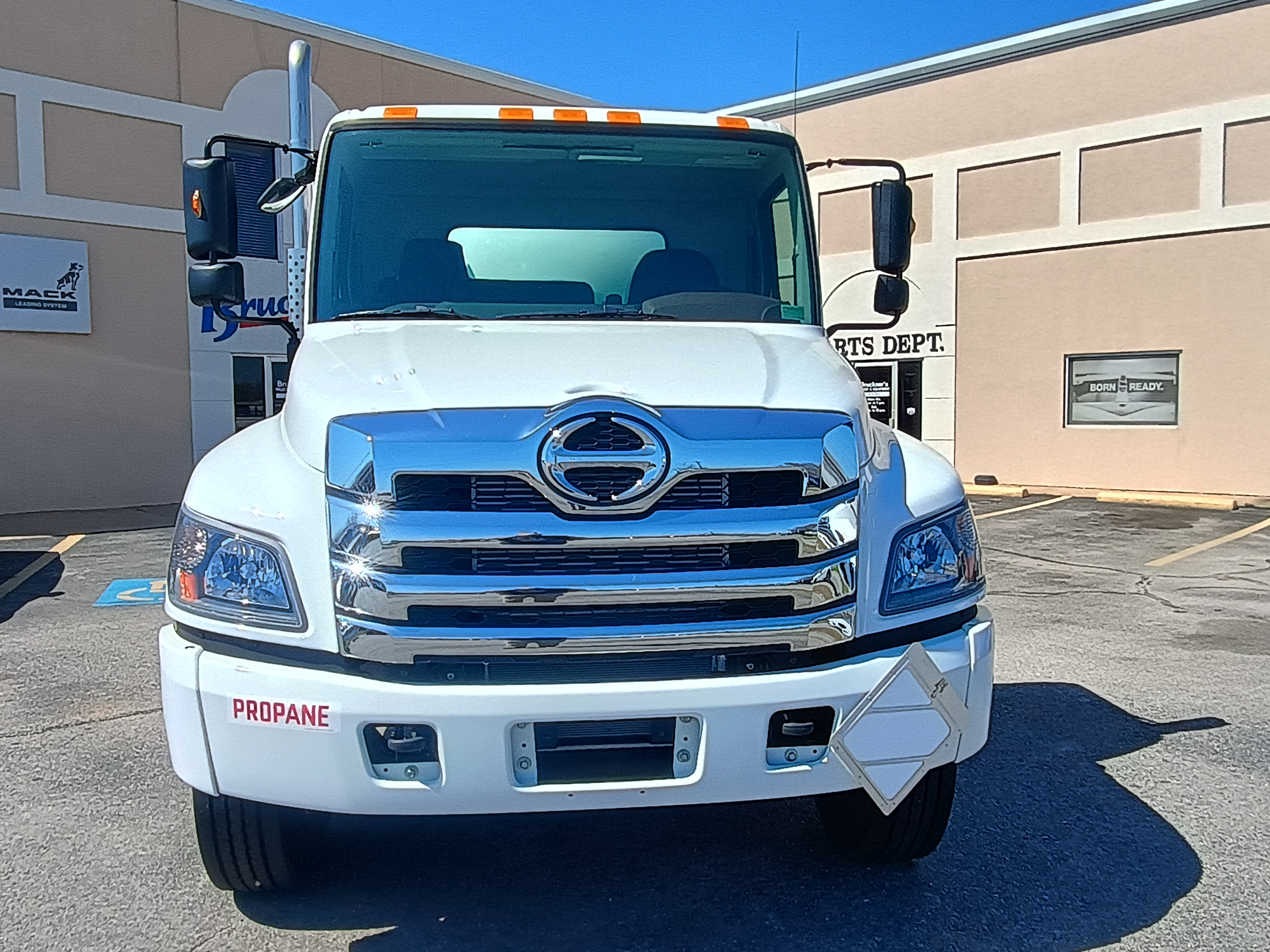 2026 Hino L7 - image 4