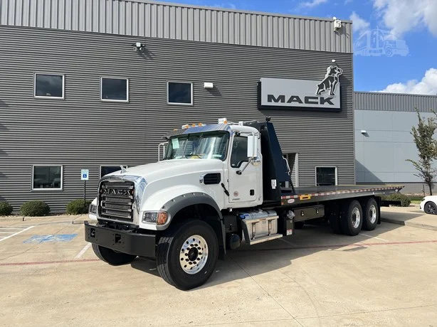 2026 Mack Granite - image 2