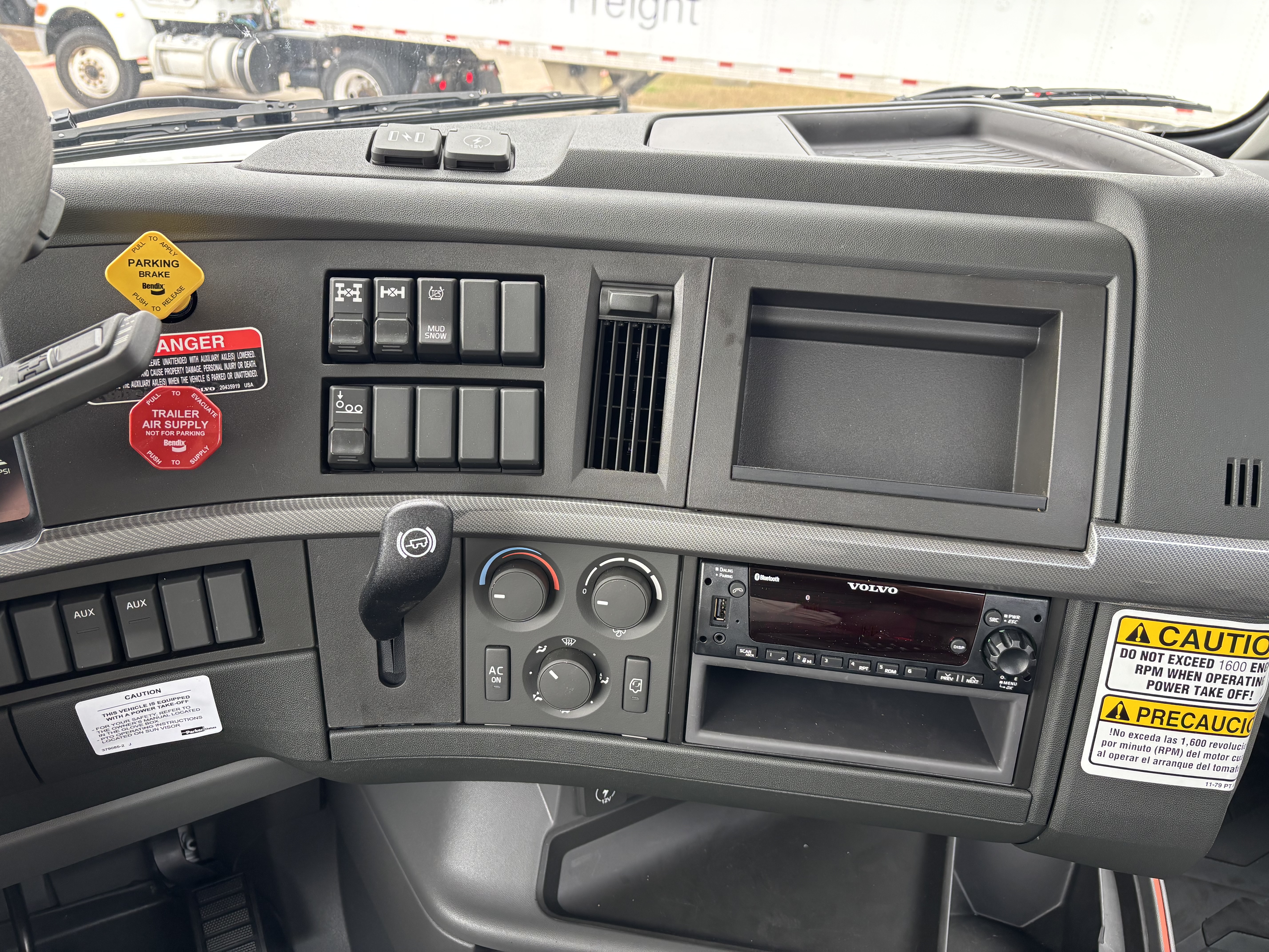 2026 Volvo - image 17