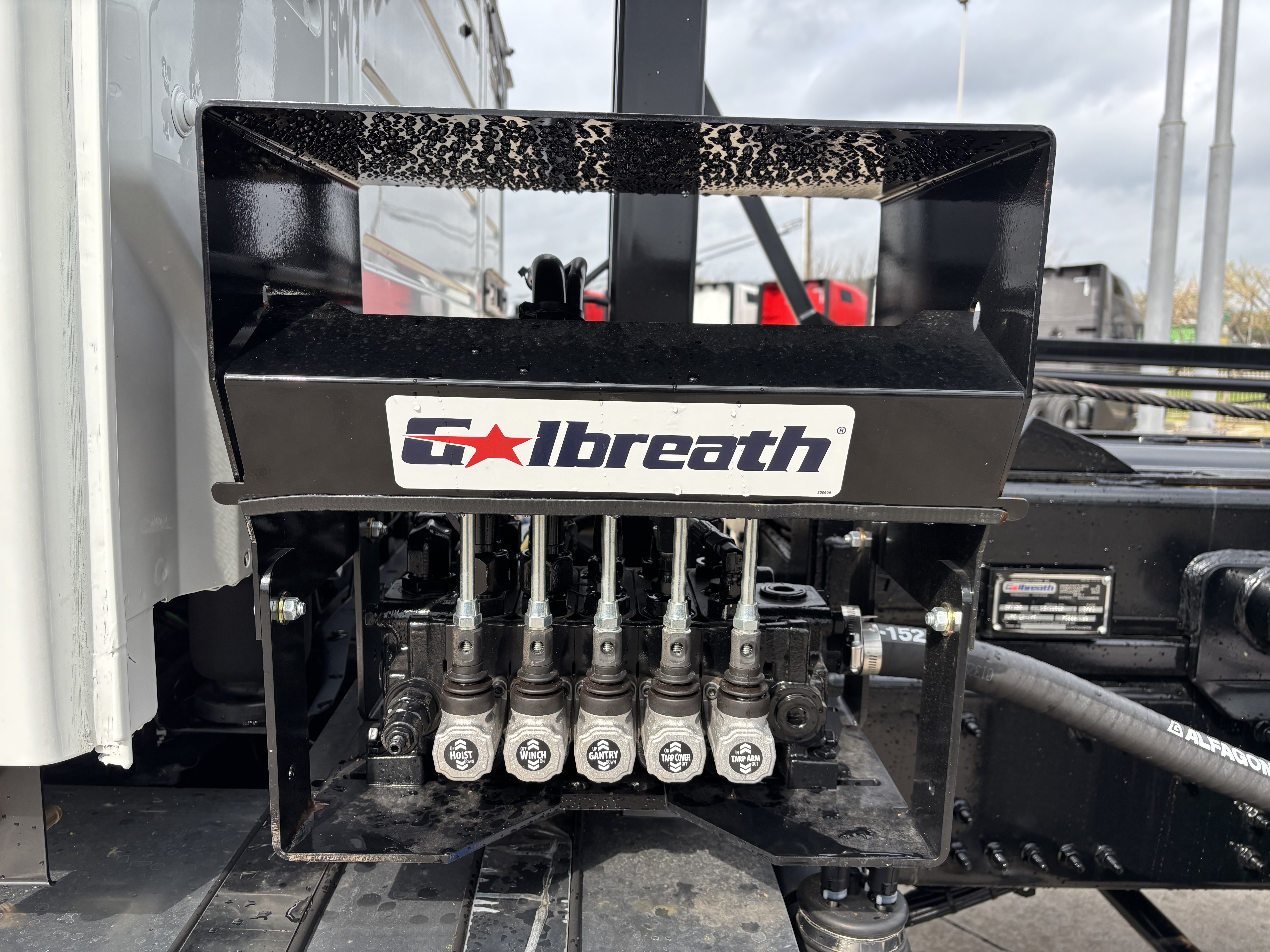 2026 Volvo - image 12