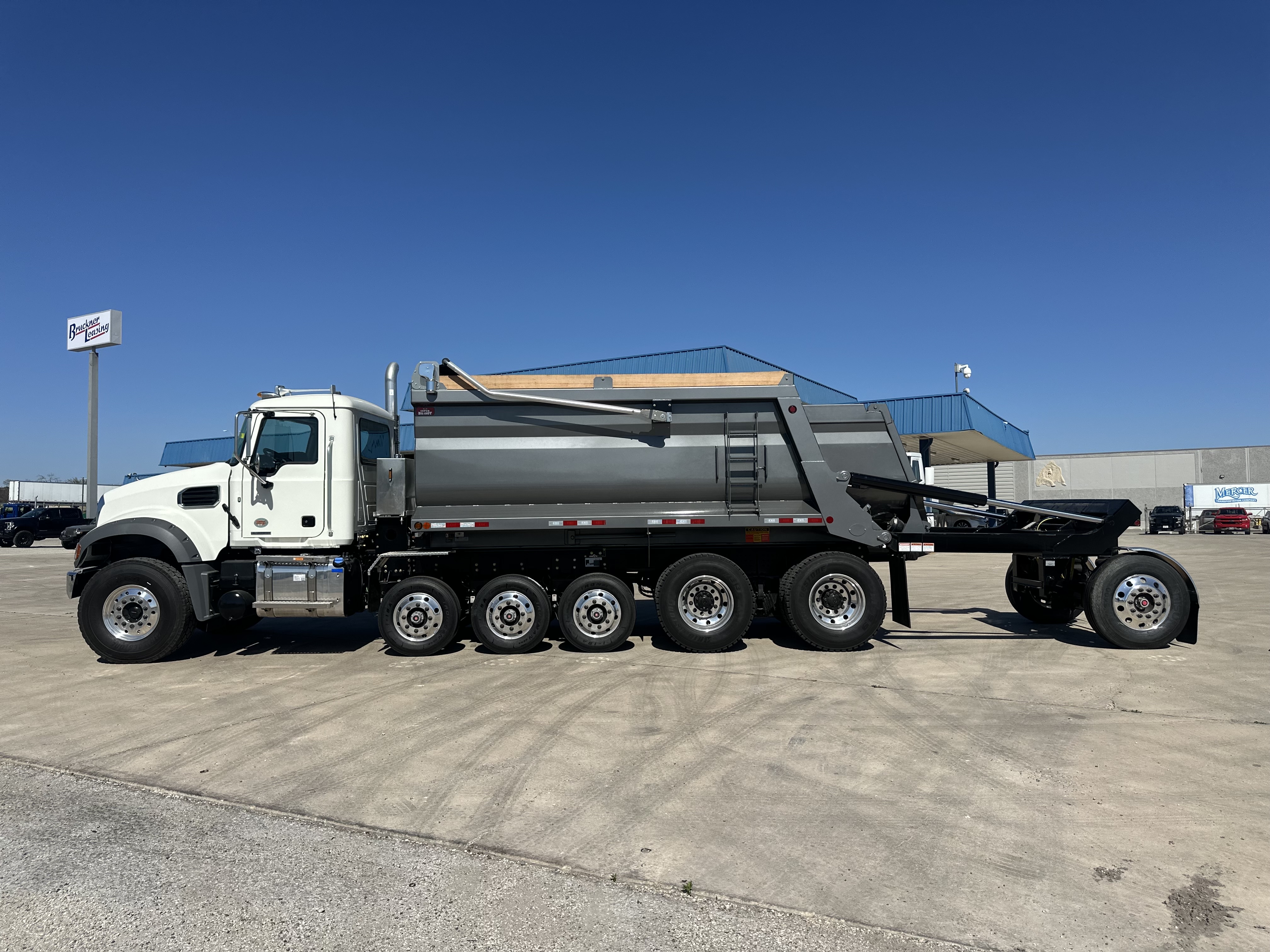 2026 Mack Granite - image 5