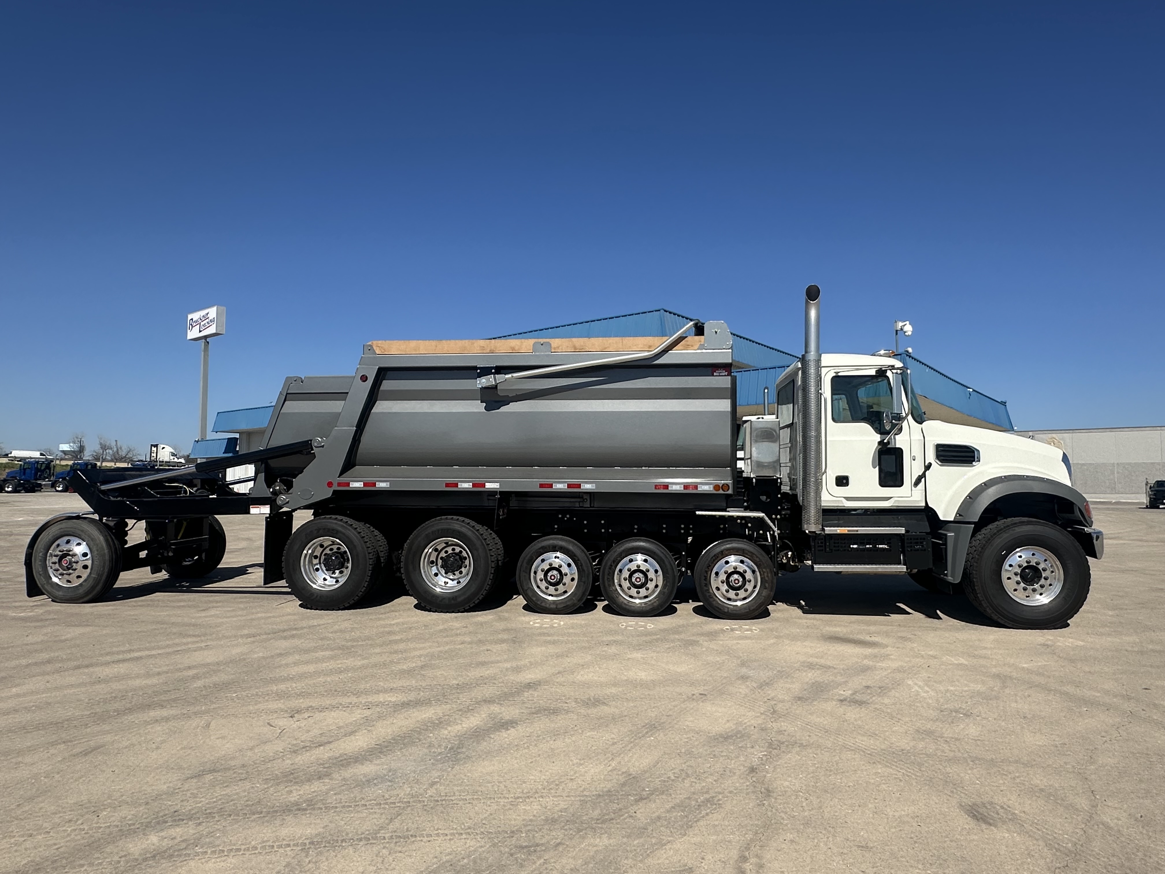 2026 Mack Granite - image 4