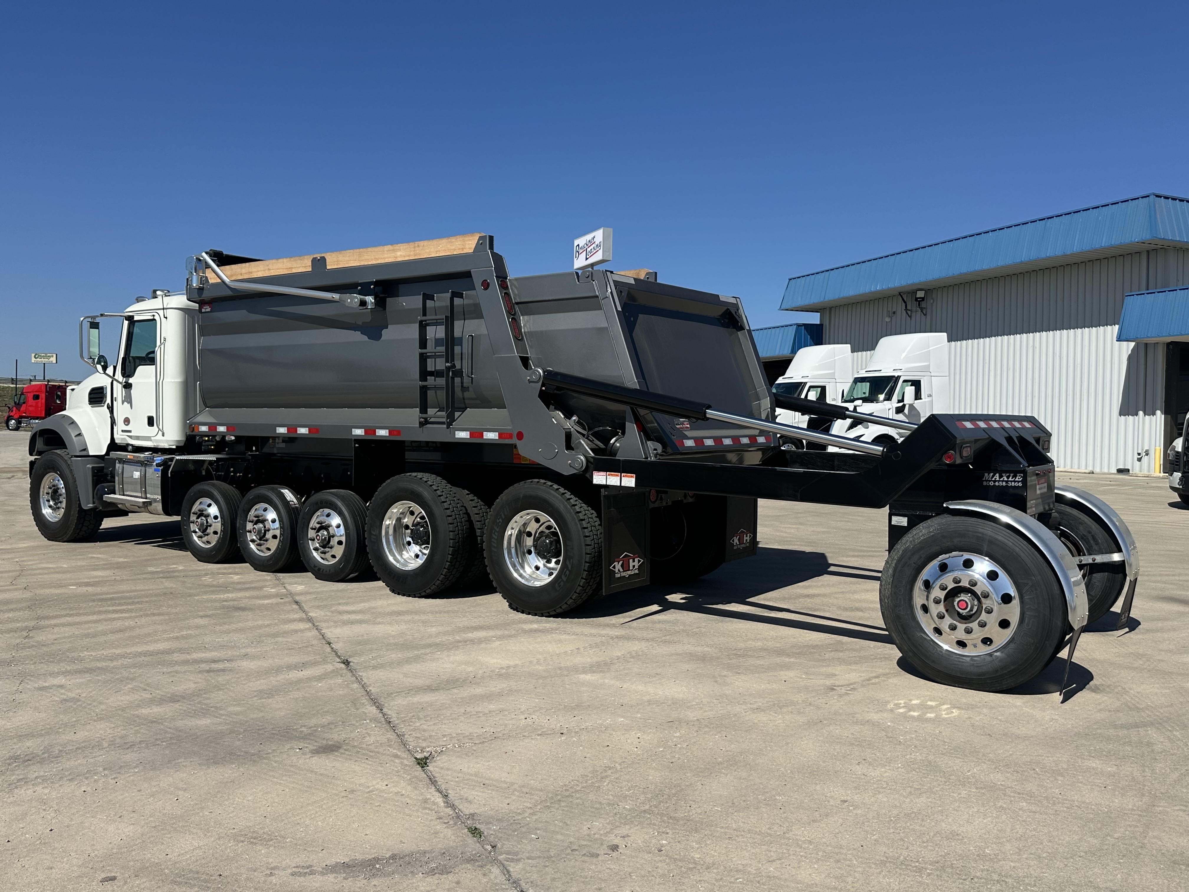 2026 Mack Granite - image 7