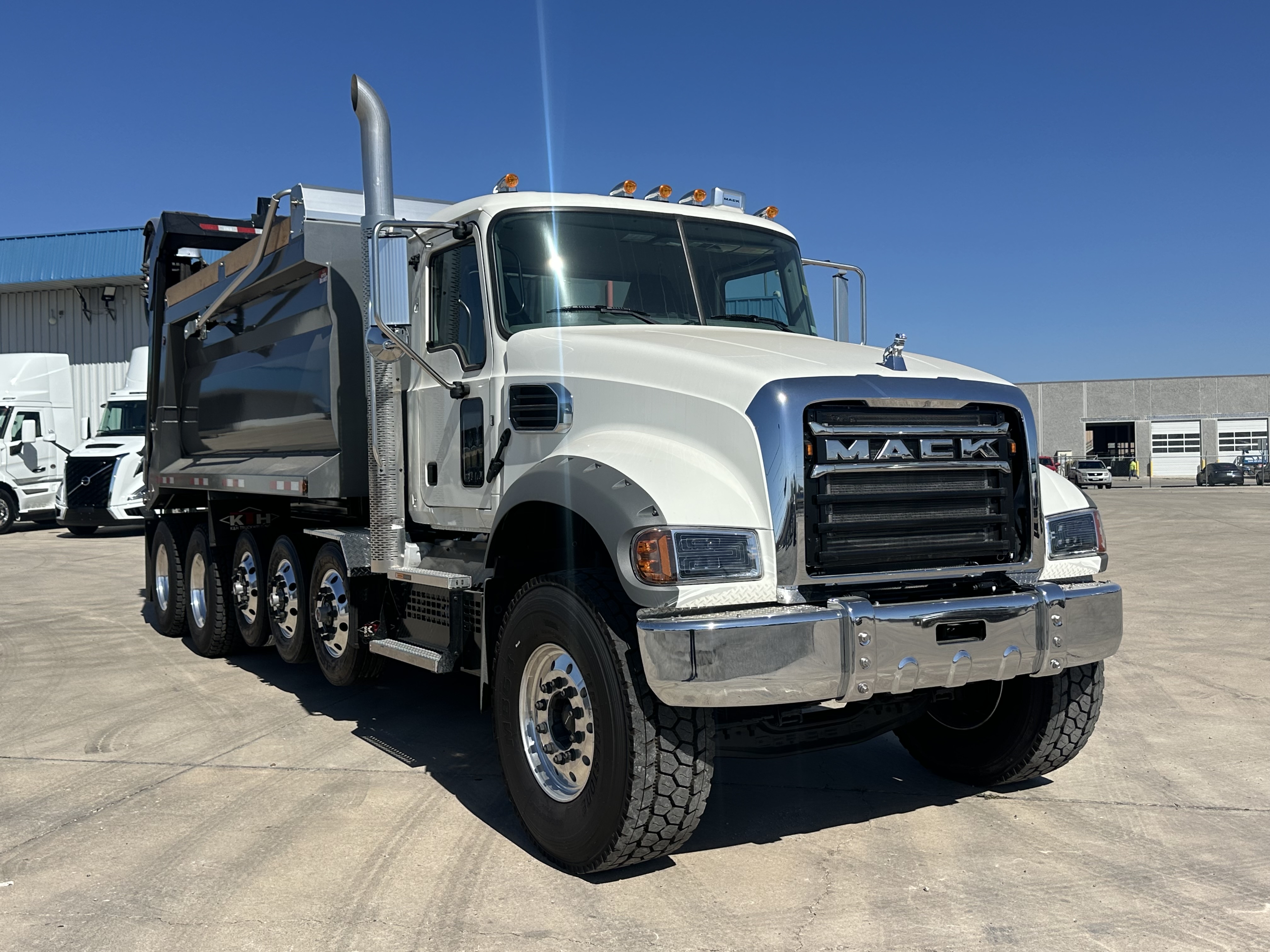 2026 Mack Granite - image 2