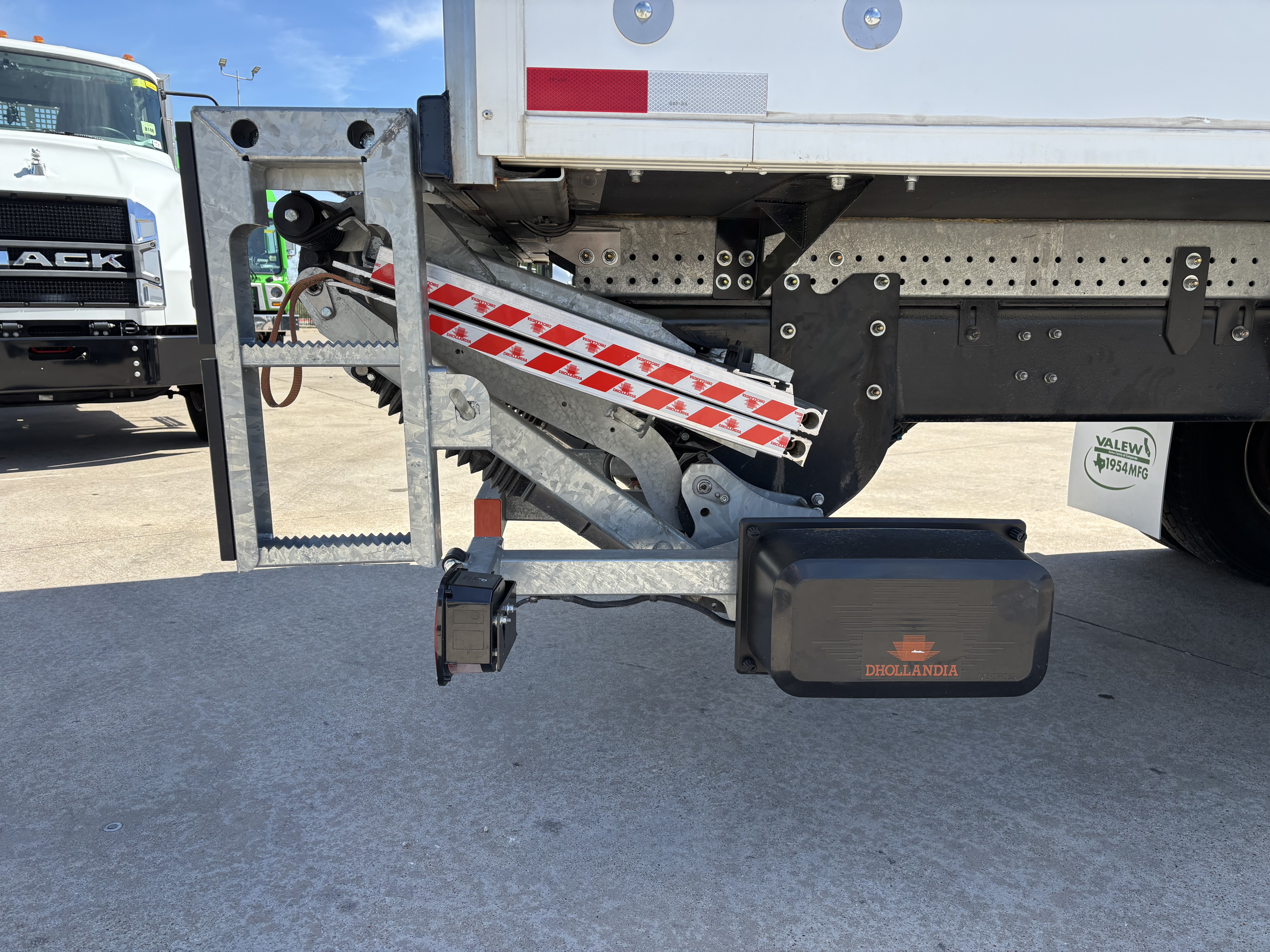 2025 Mack - image 12