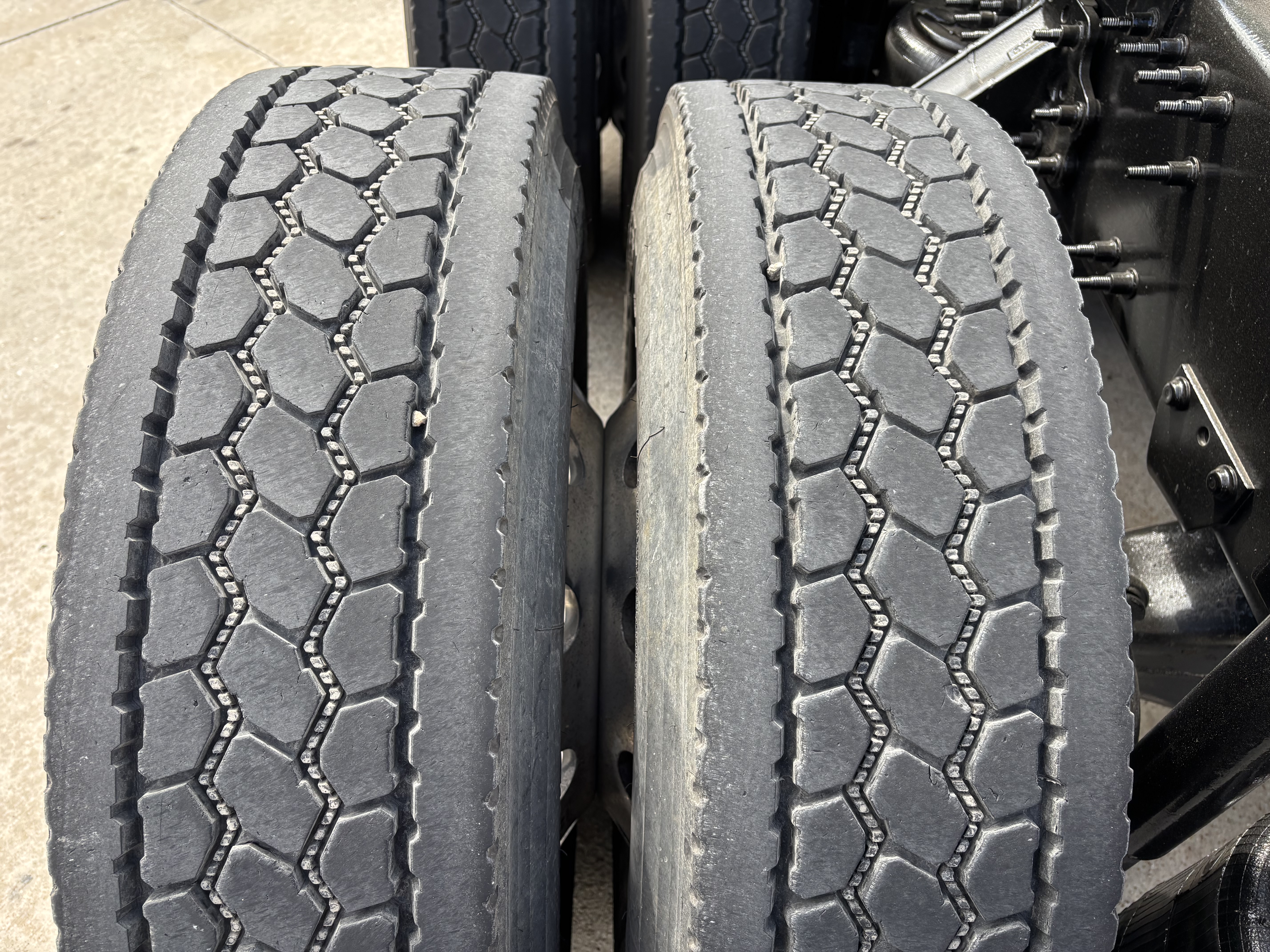 2019 Volvo - image 15