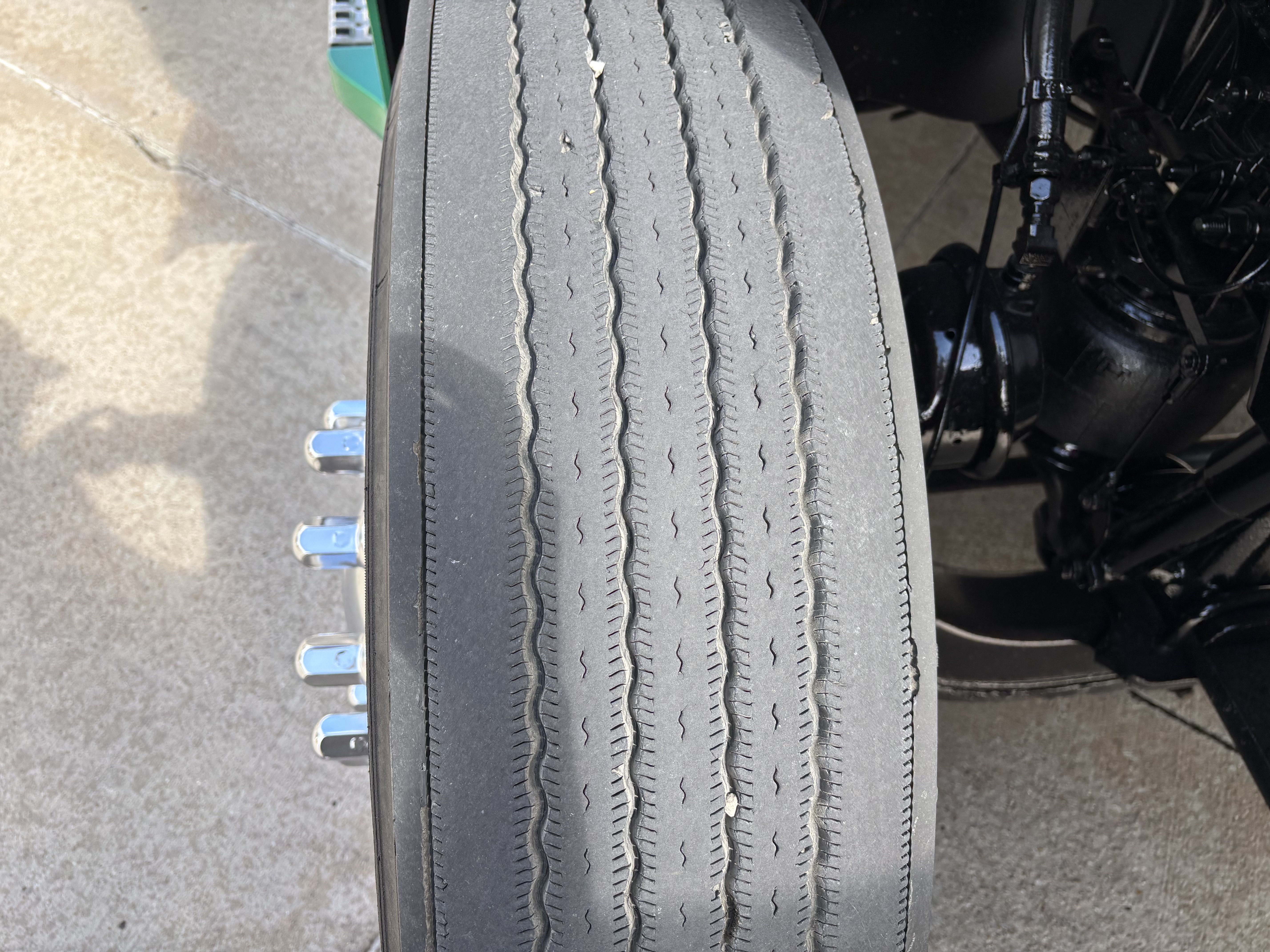 2019 Volvo - image 12