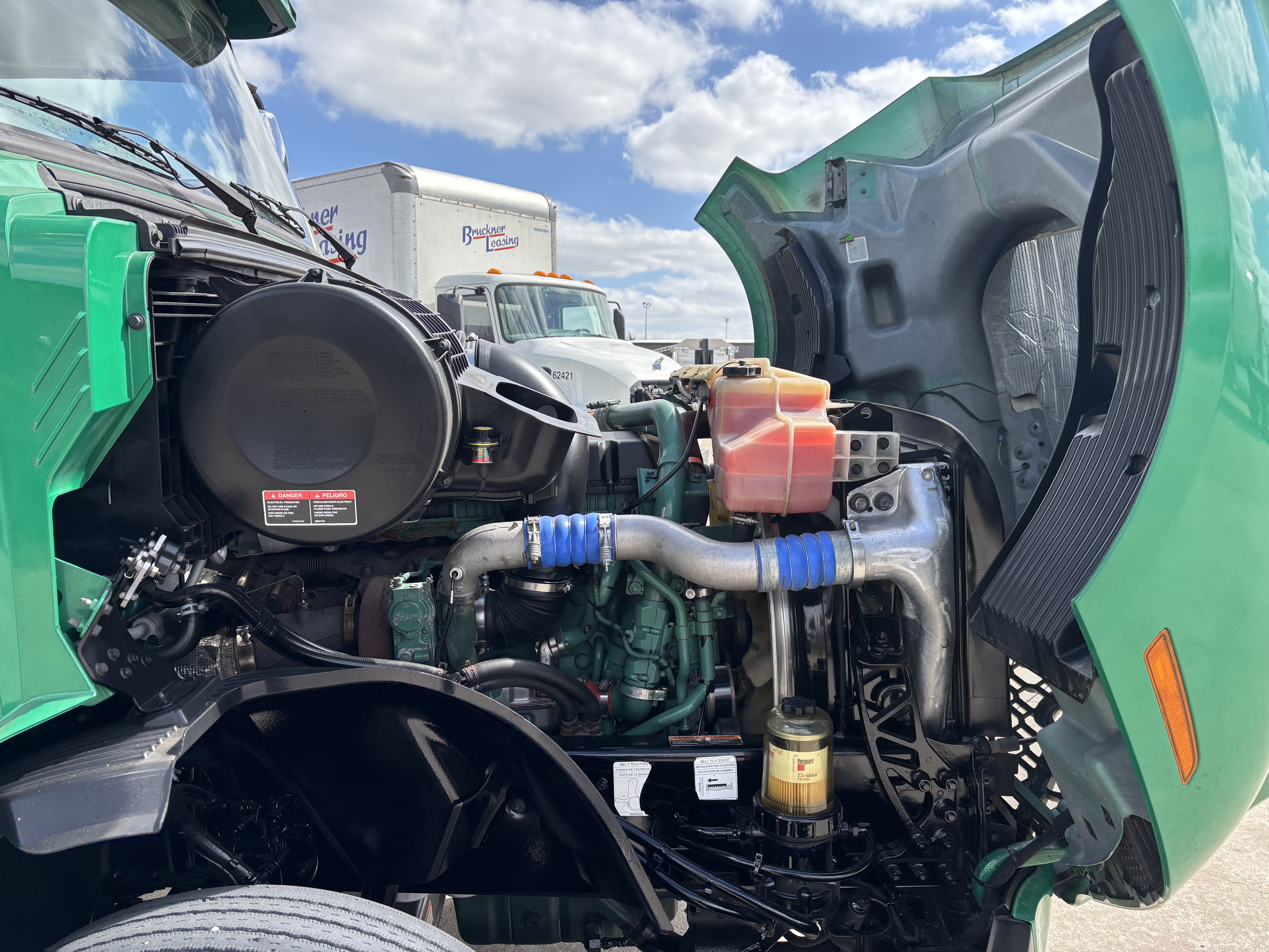 2019 Volvo - image 11