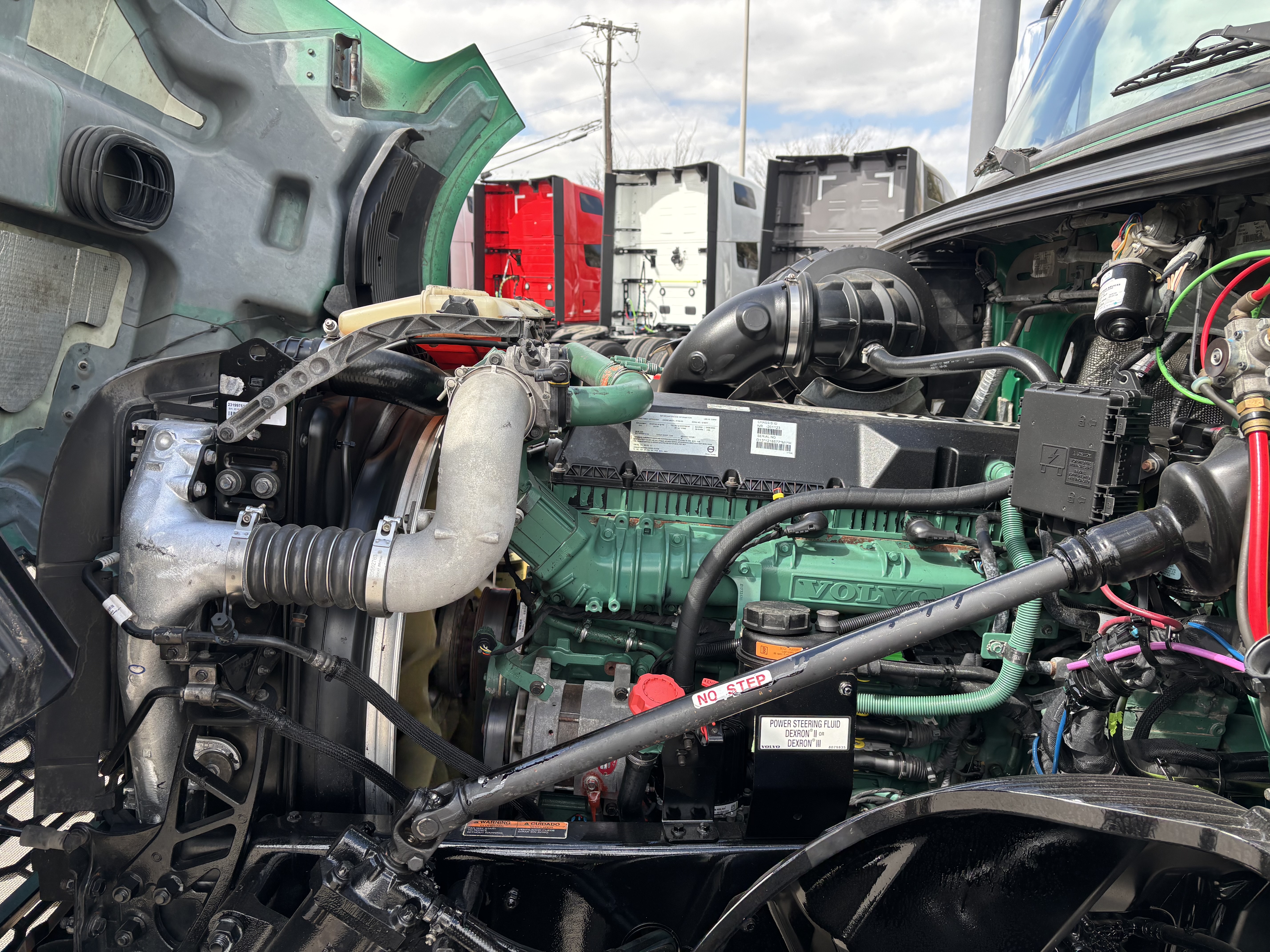 2019 Volvo - image 9