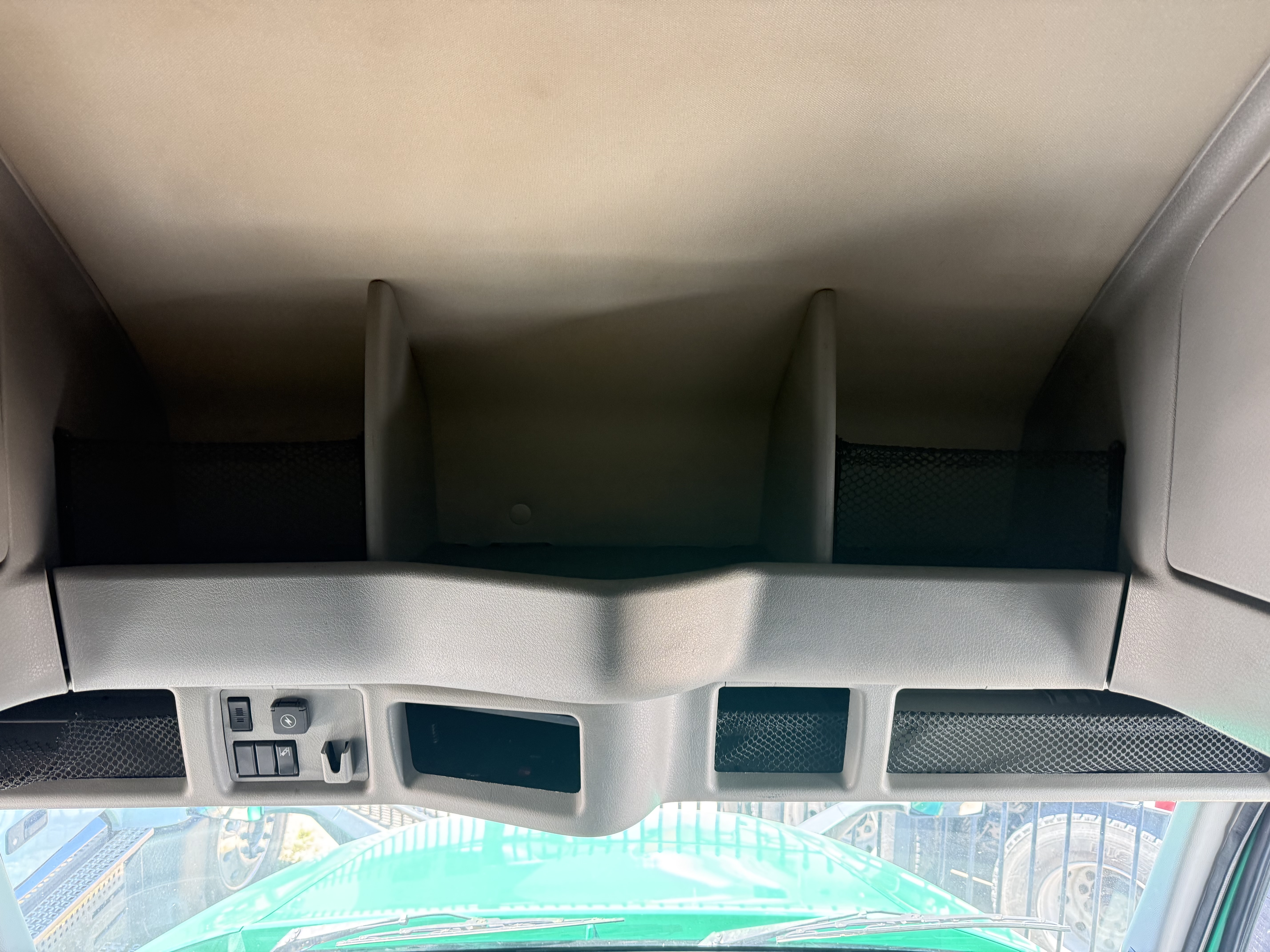 2021 Volvo - image 26