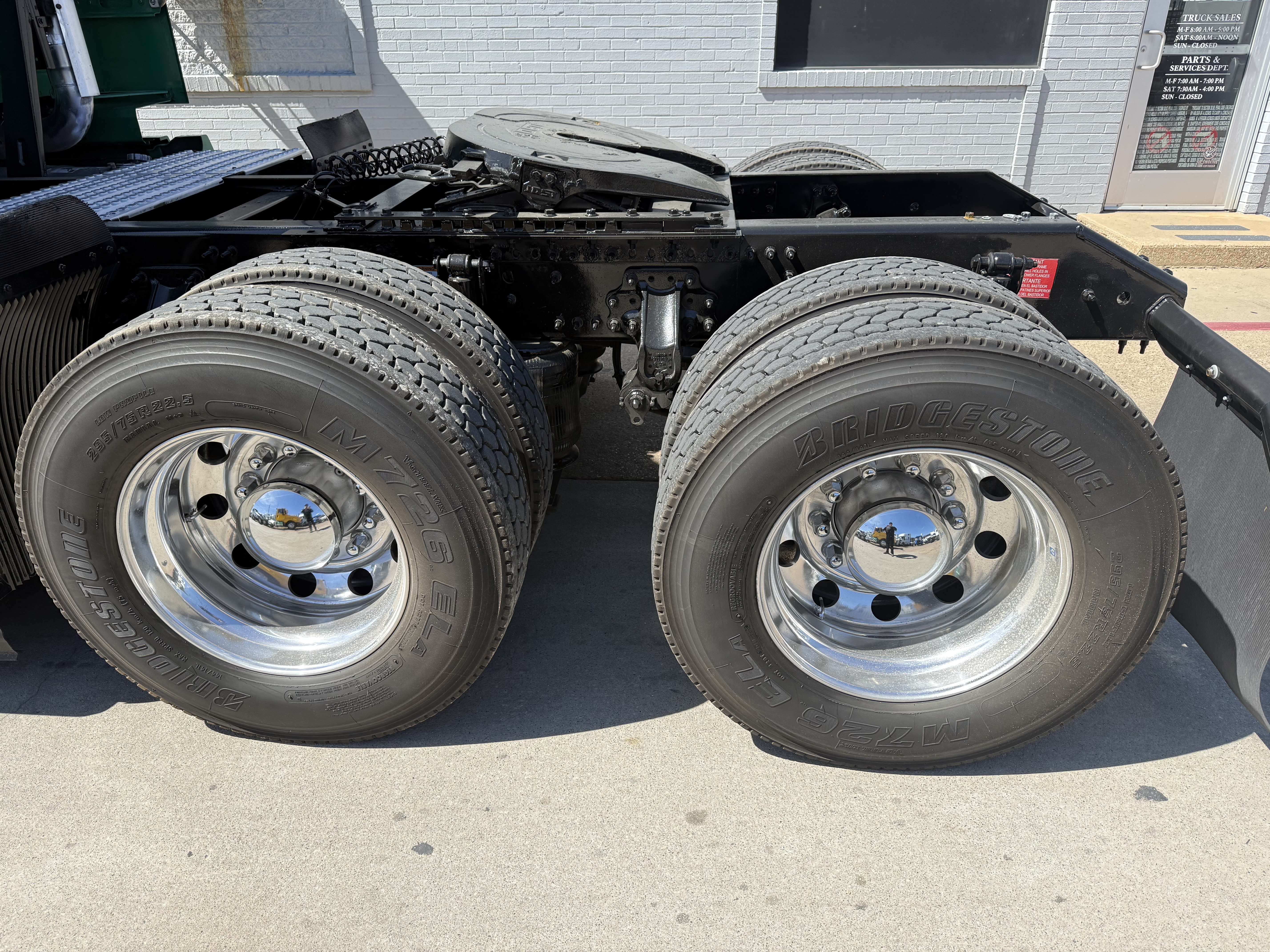 2021 Volvo - image 12