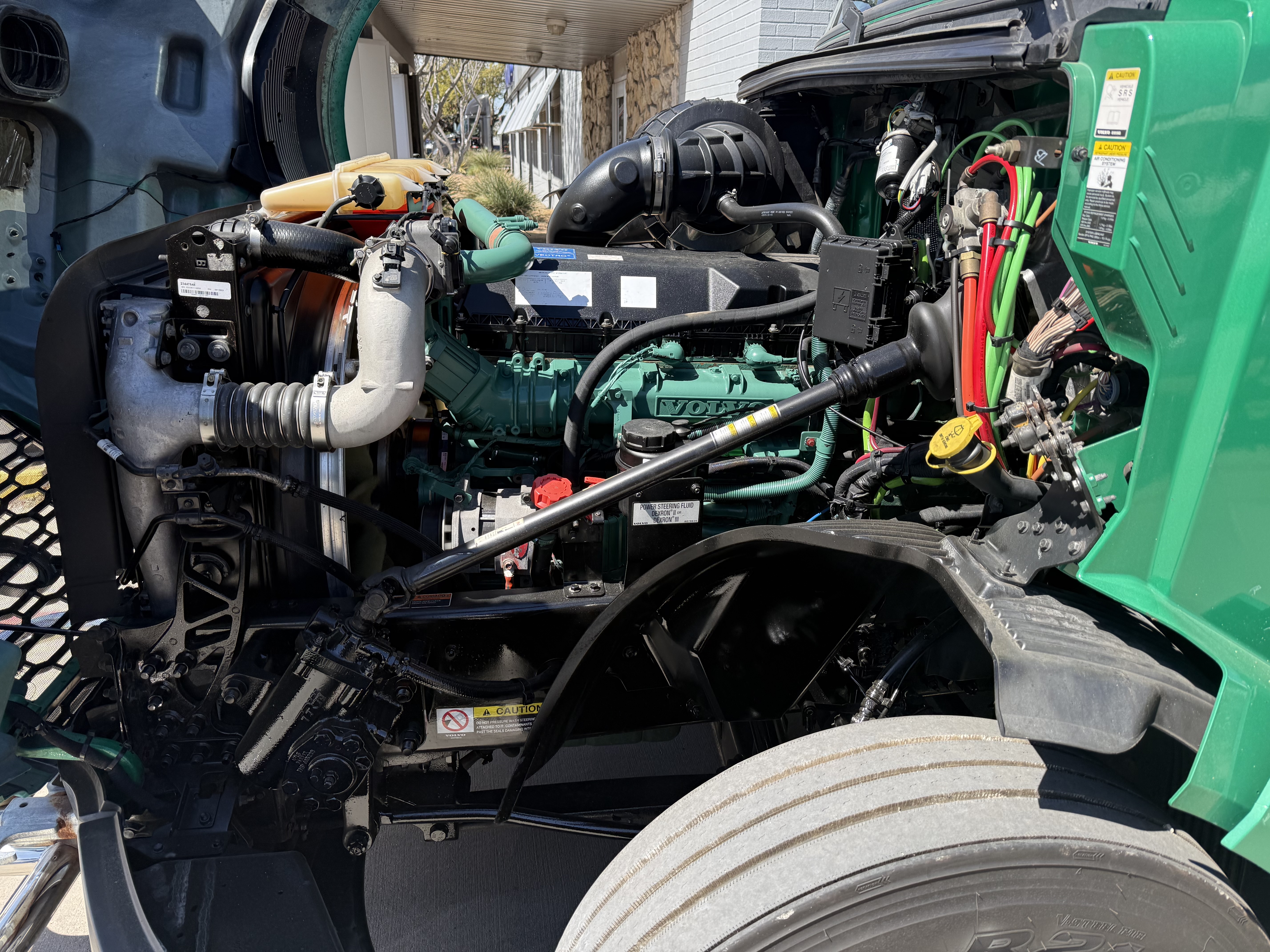 2021 Volvo - image 17