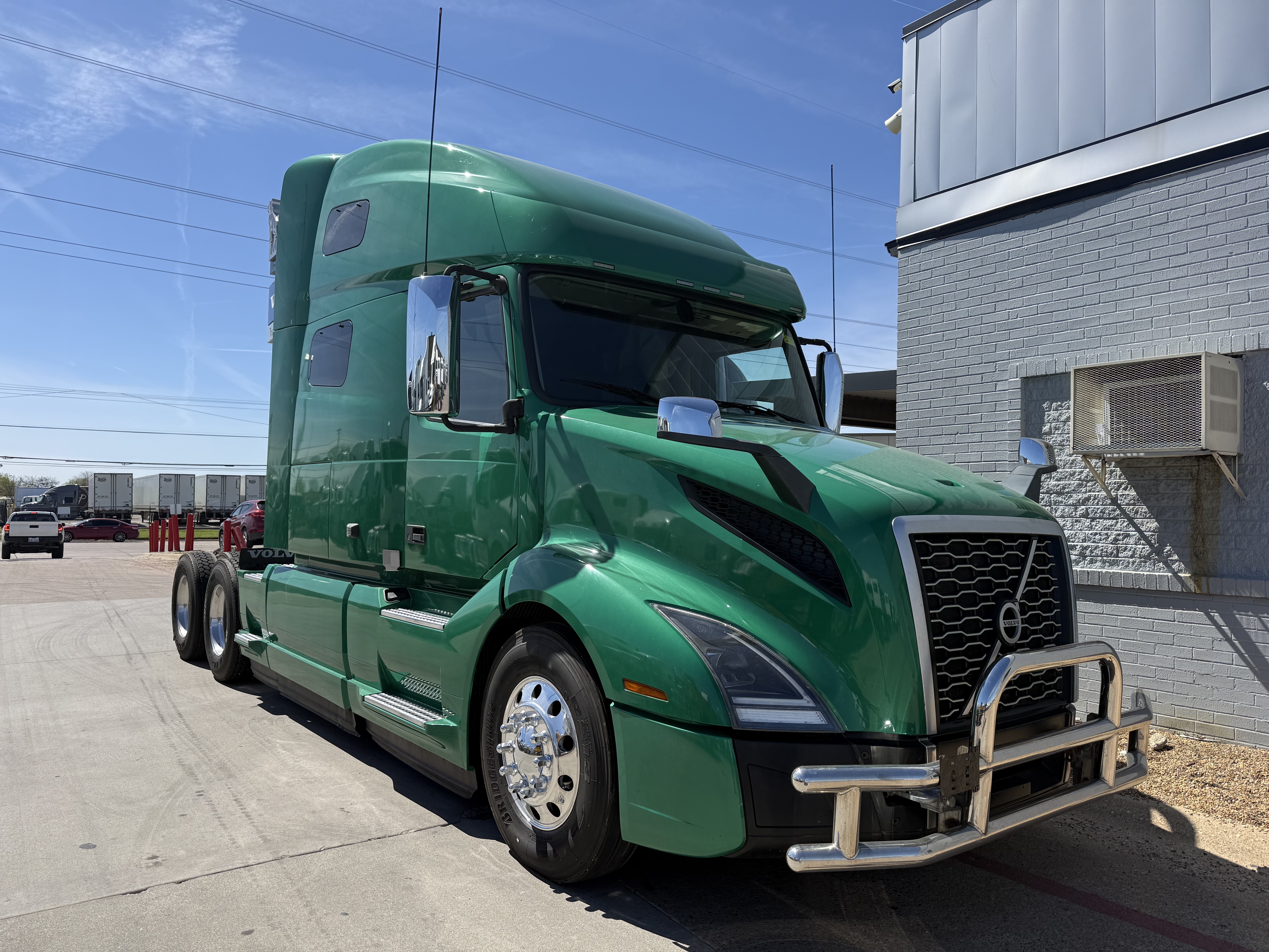 2021 Volvo - image 7