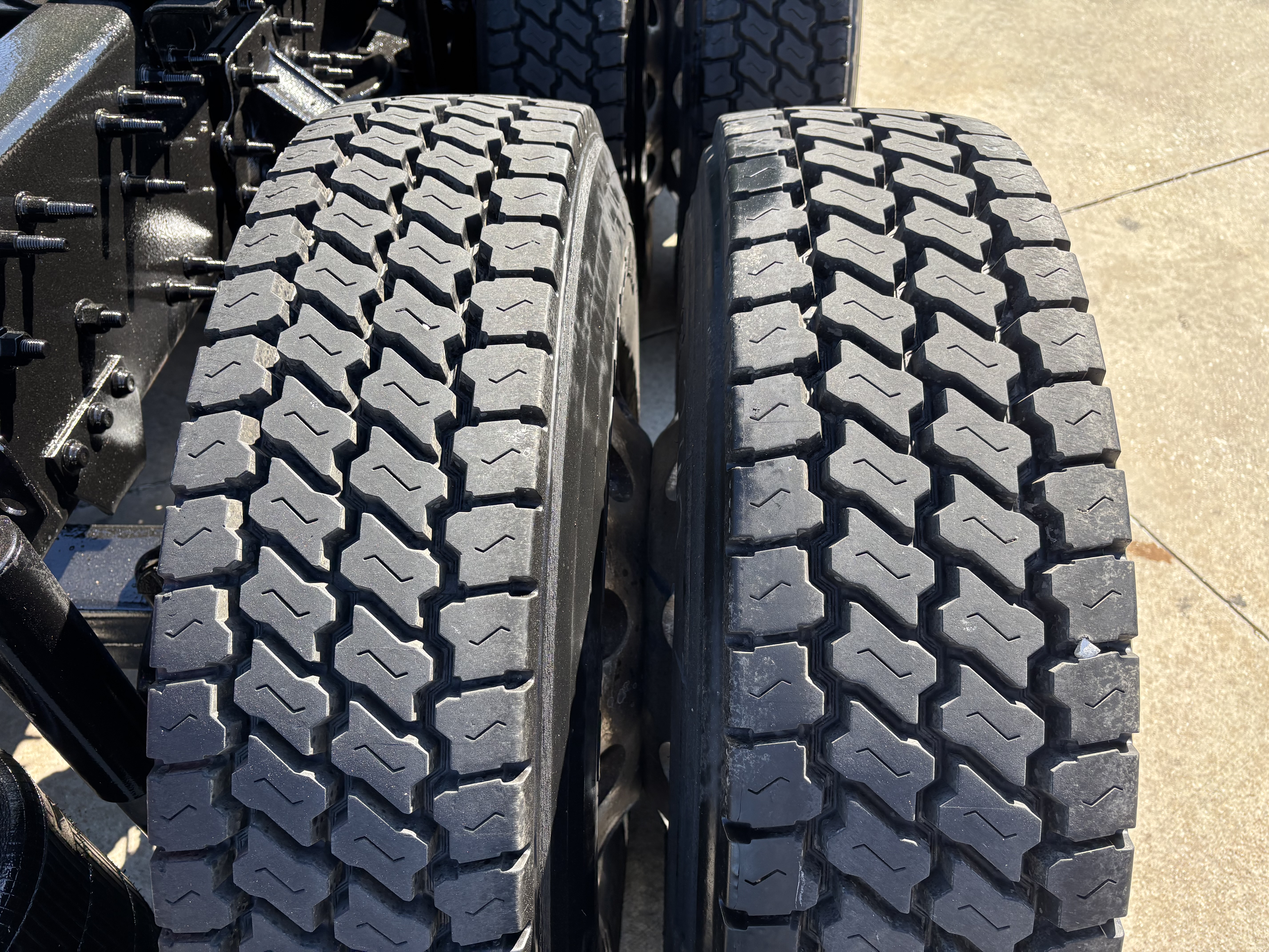 2020 Volvo - image 13