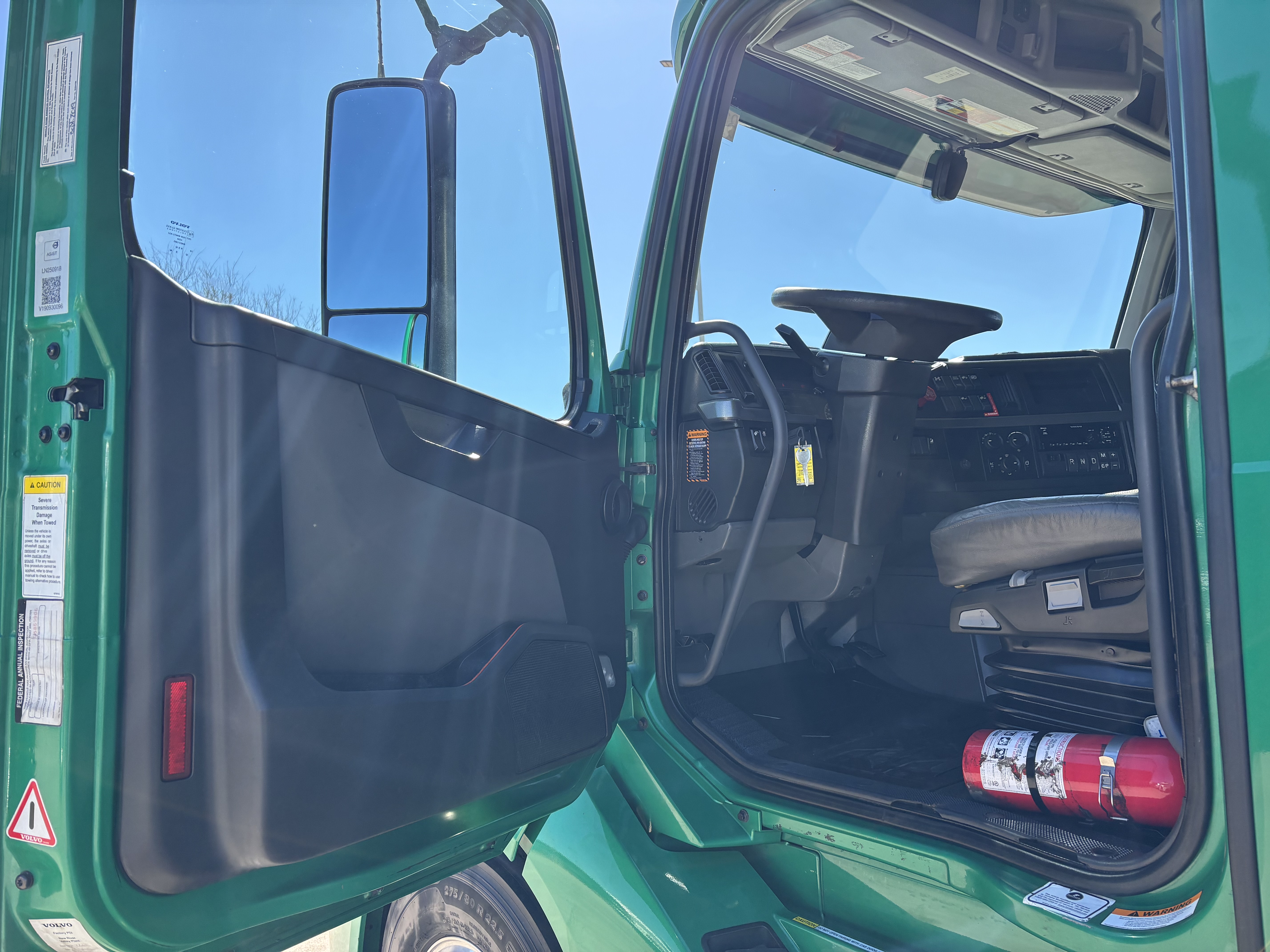 2020 Volvo - image 20