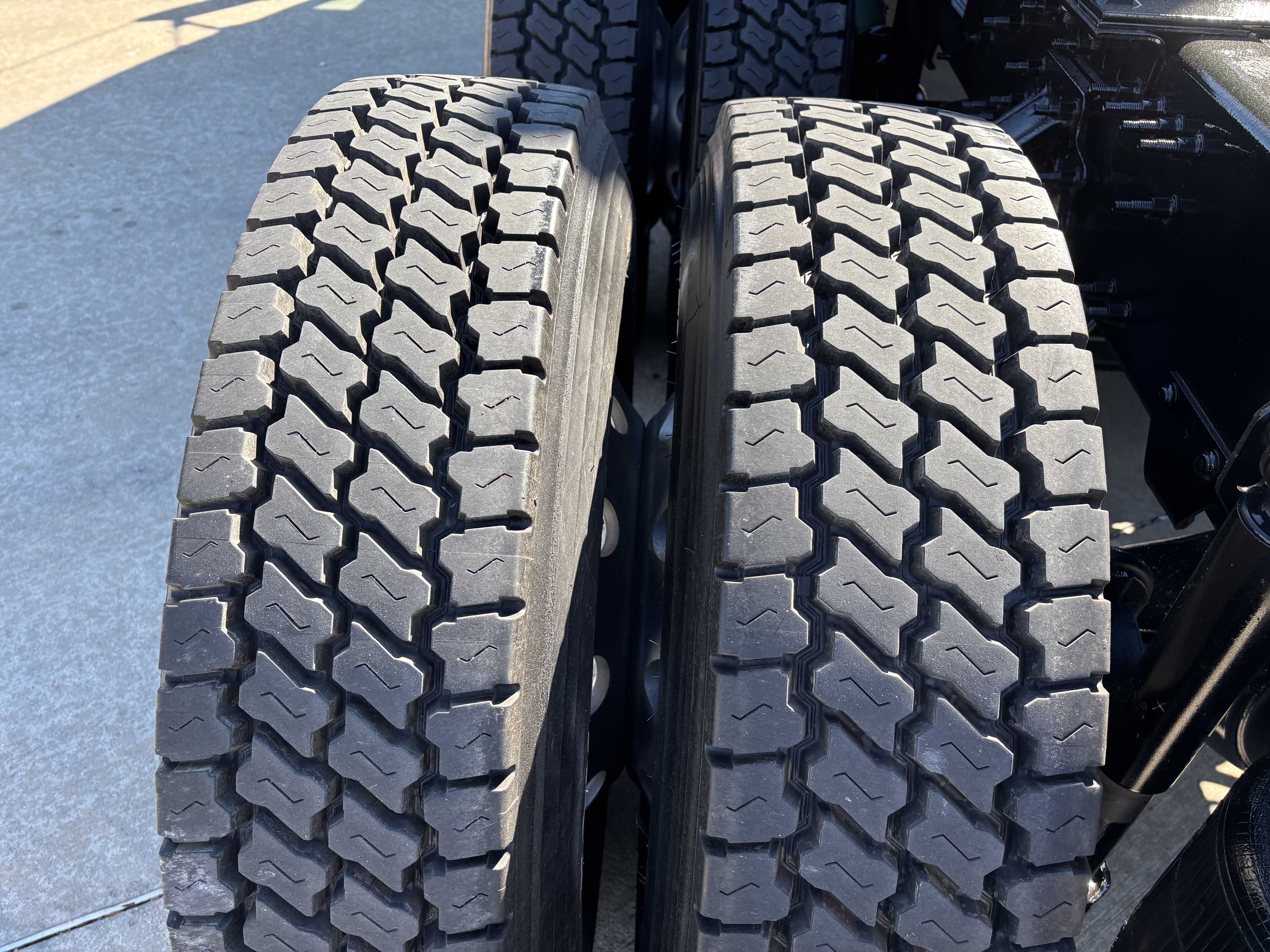 2020 Volvo - image 15