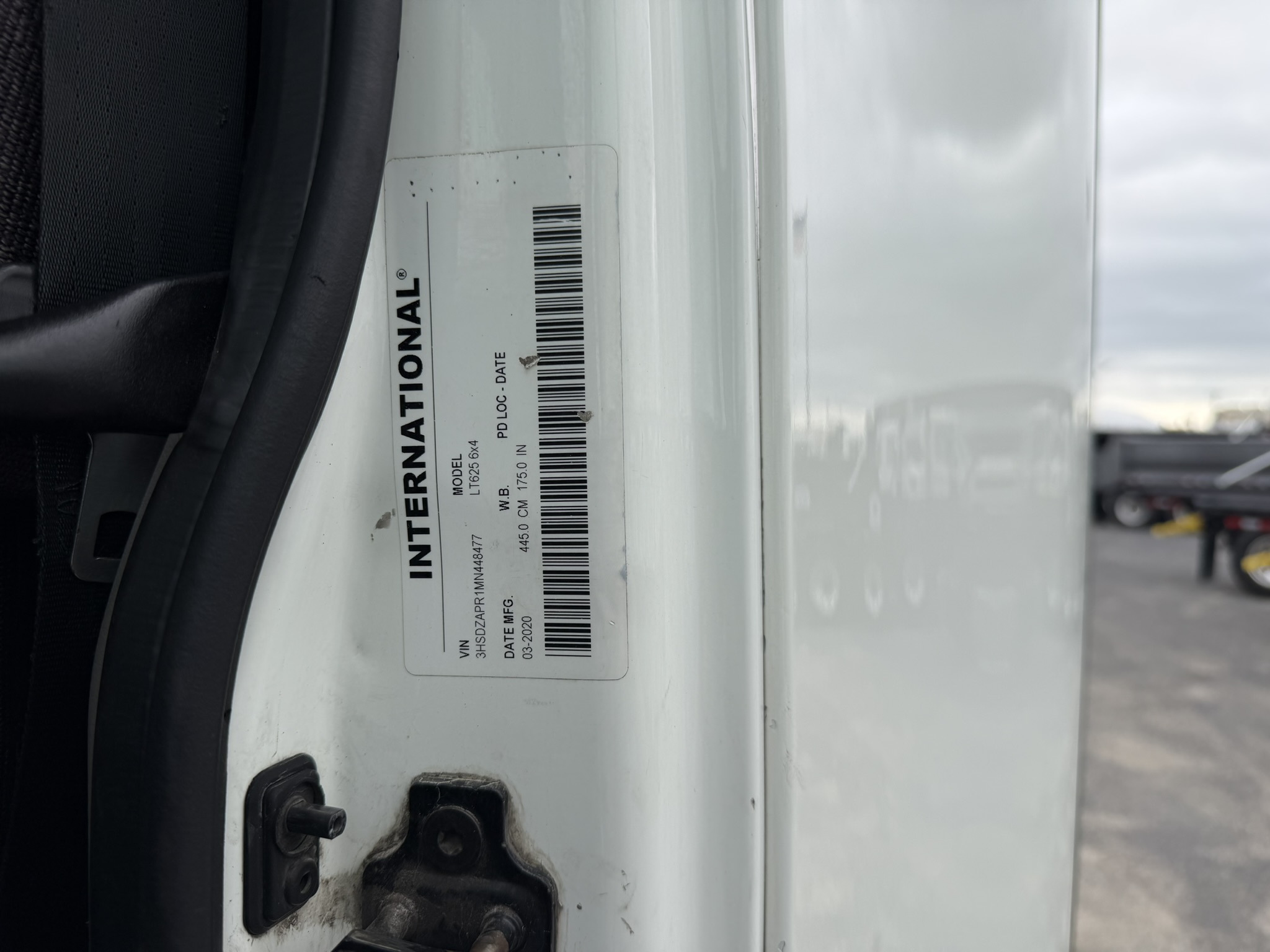 2021 International LT - image 34