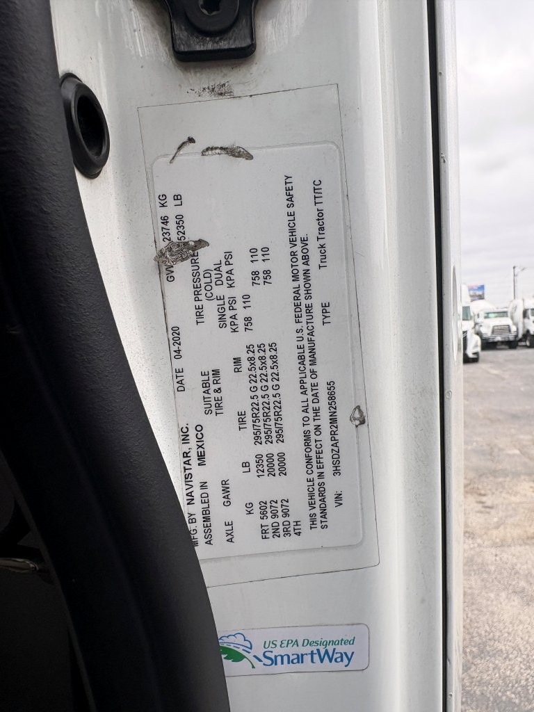 2021 International LT - image 28