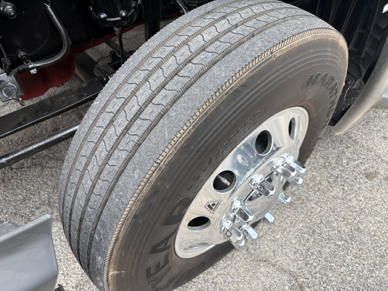 2021 International LT - image 19