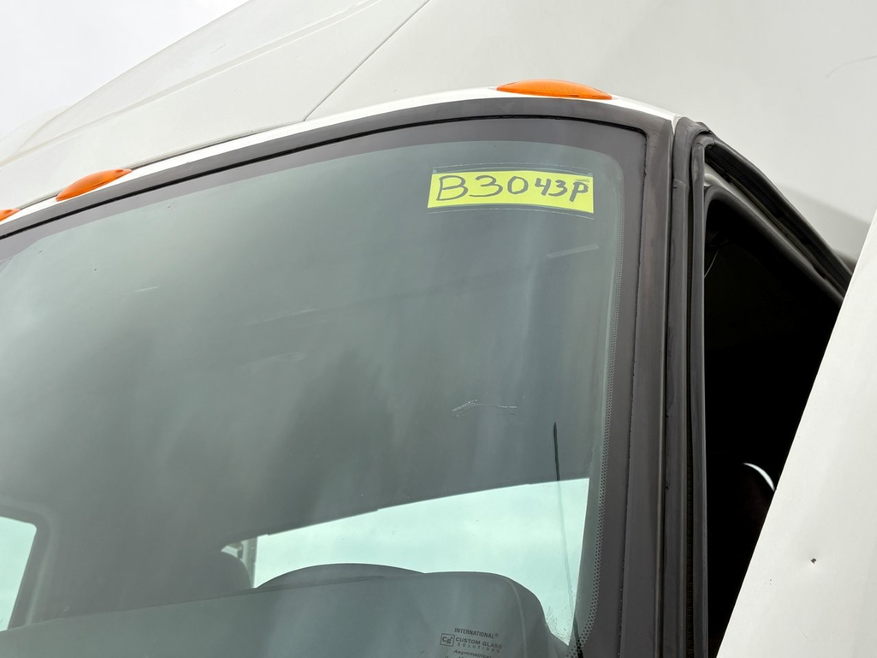 2021 International LT - image 30