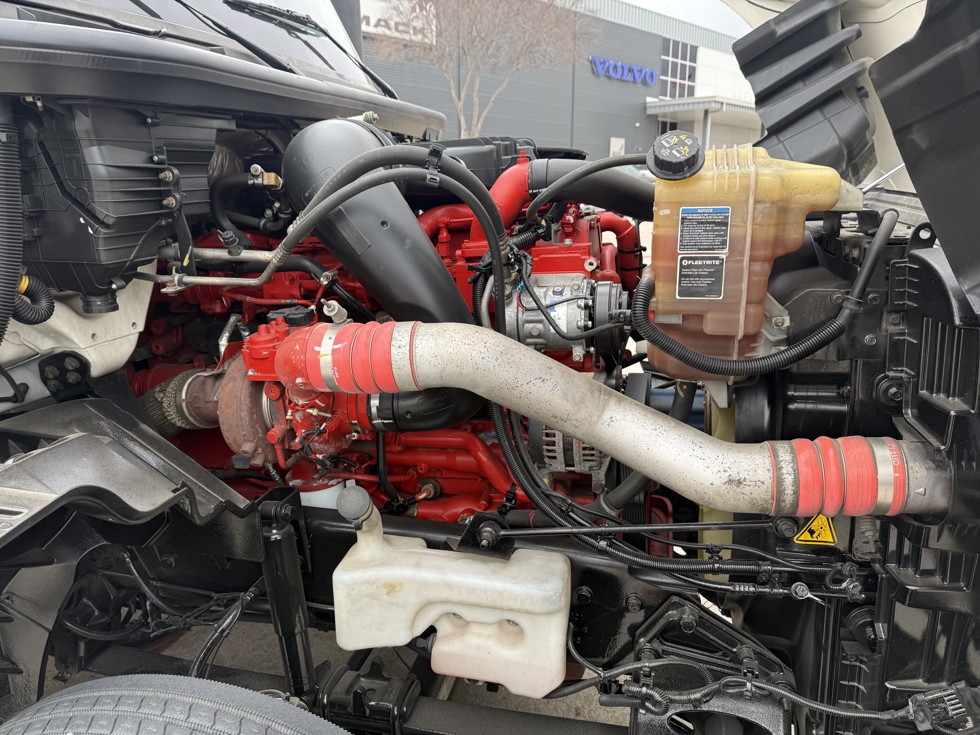 2021 International LT - image 16