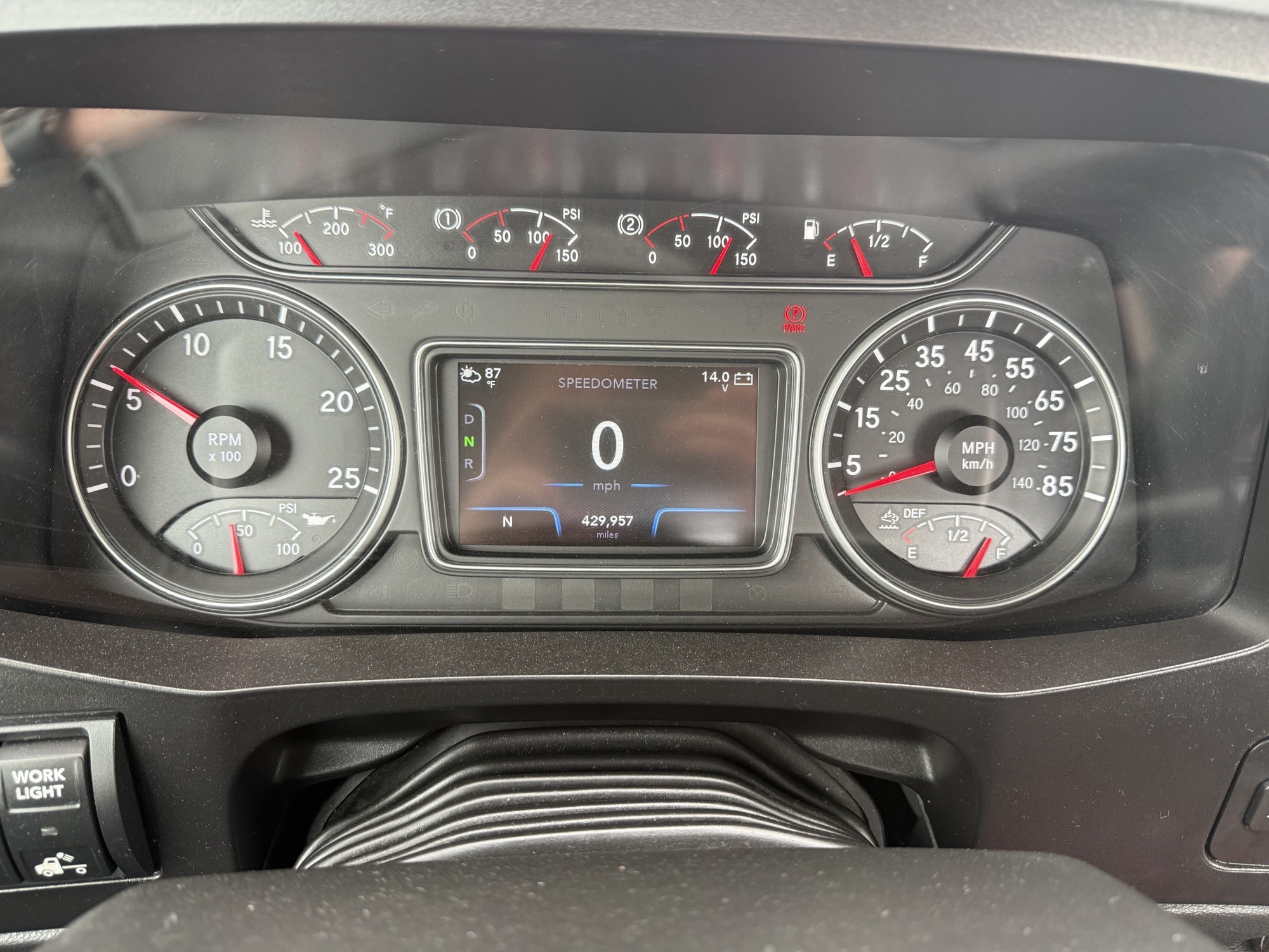 2021 International LT - image 23