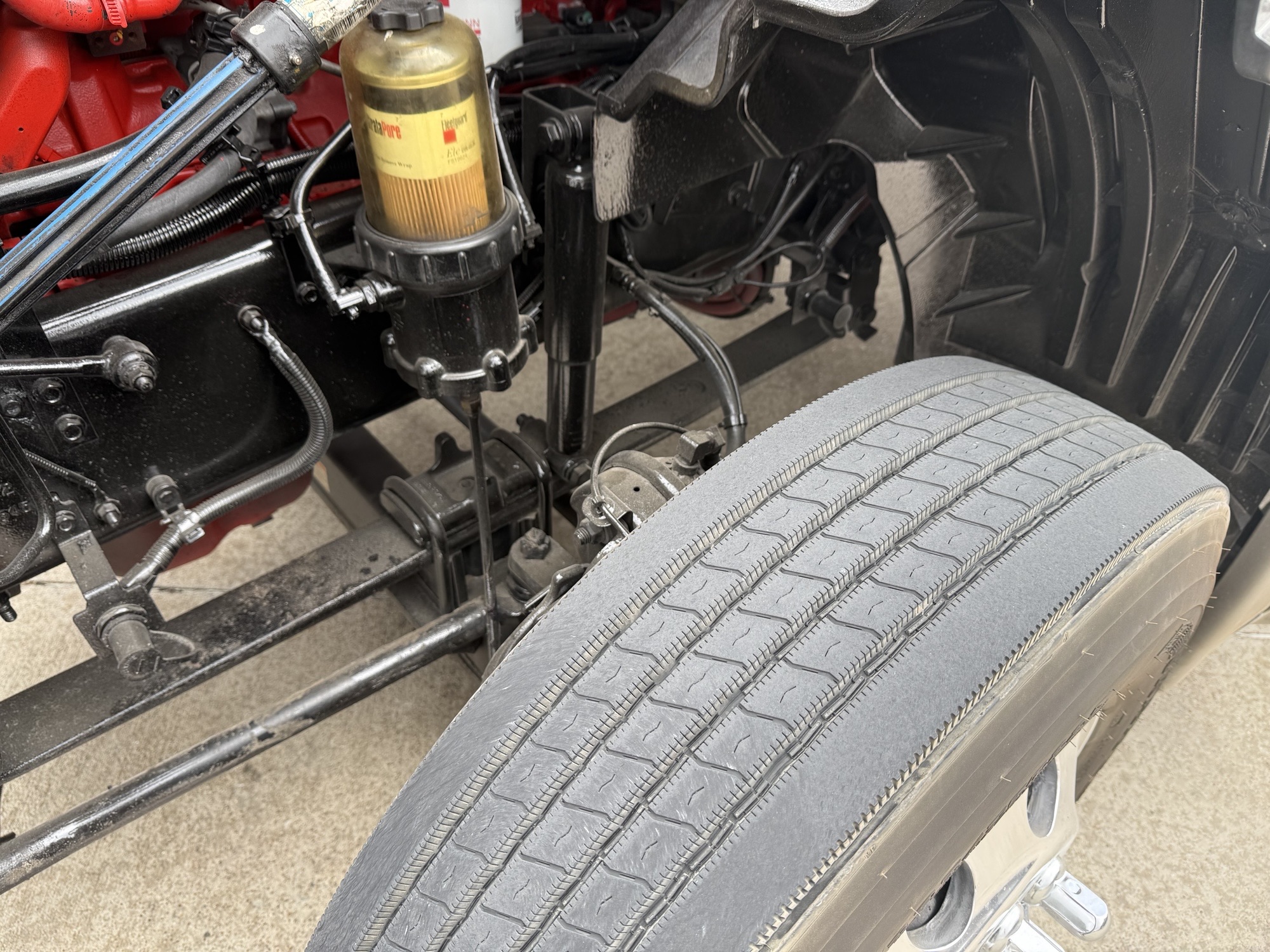 2021 International LT - image 15