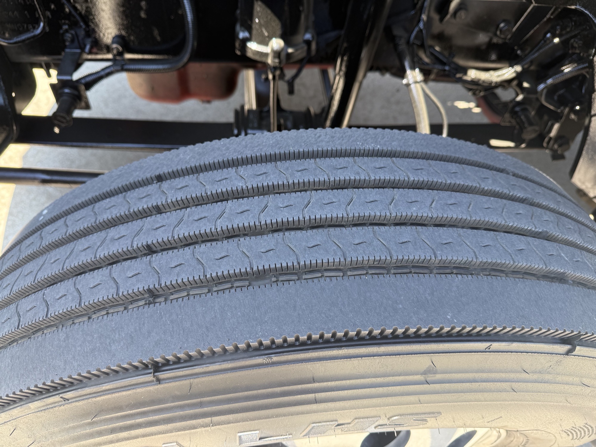 2021 International LT - image 16